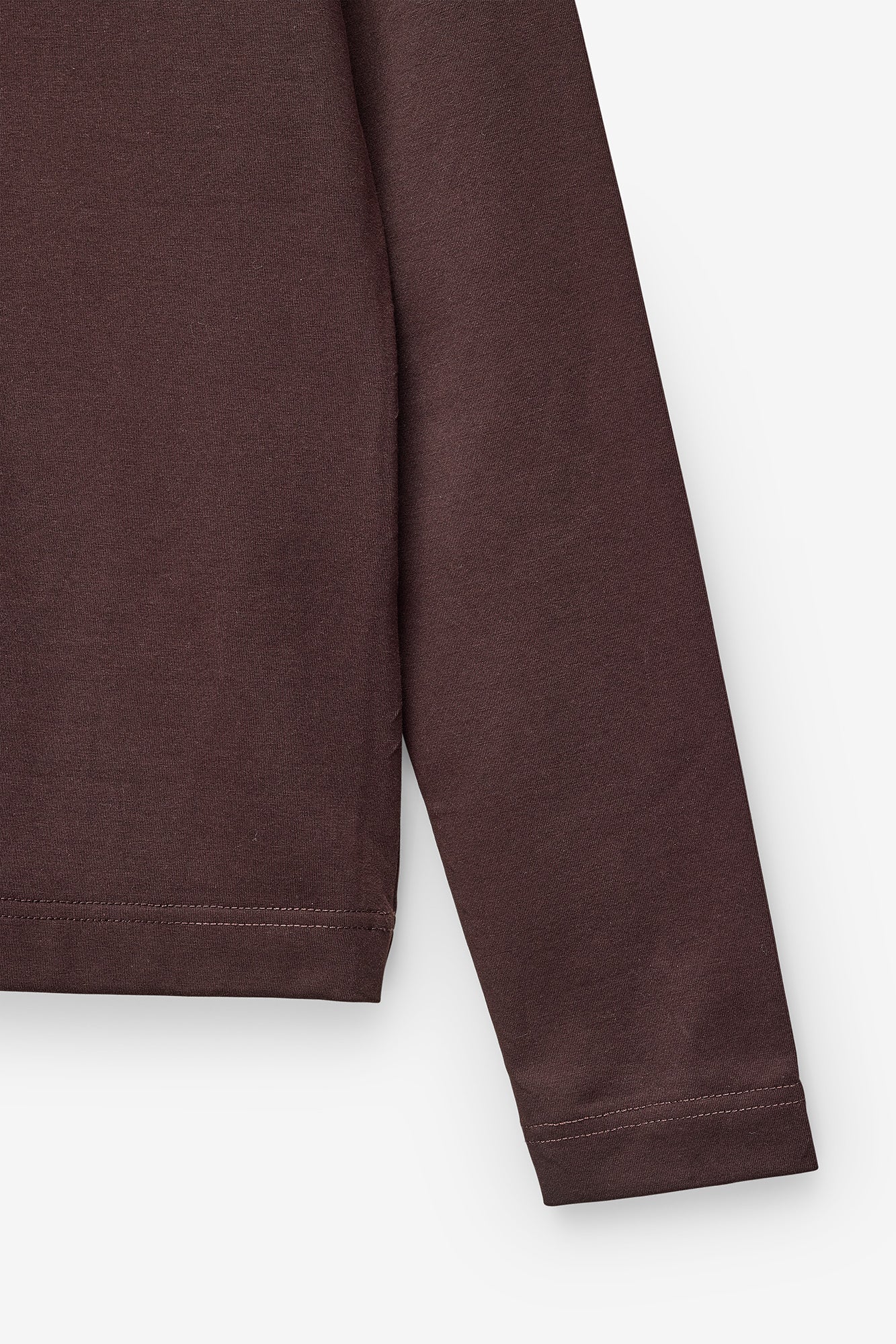 LONGSLEEVE COM DECOTE EM V