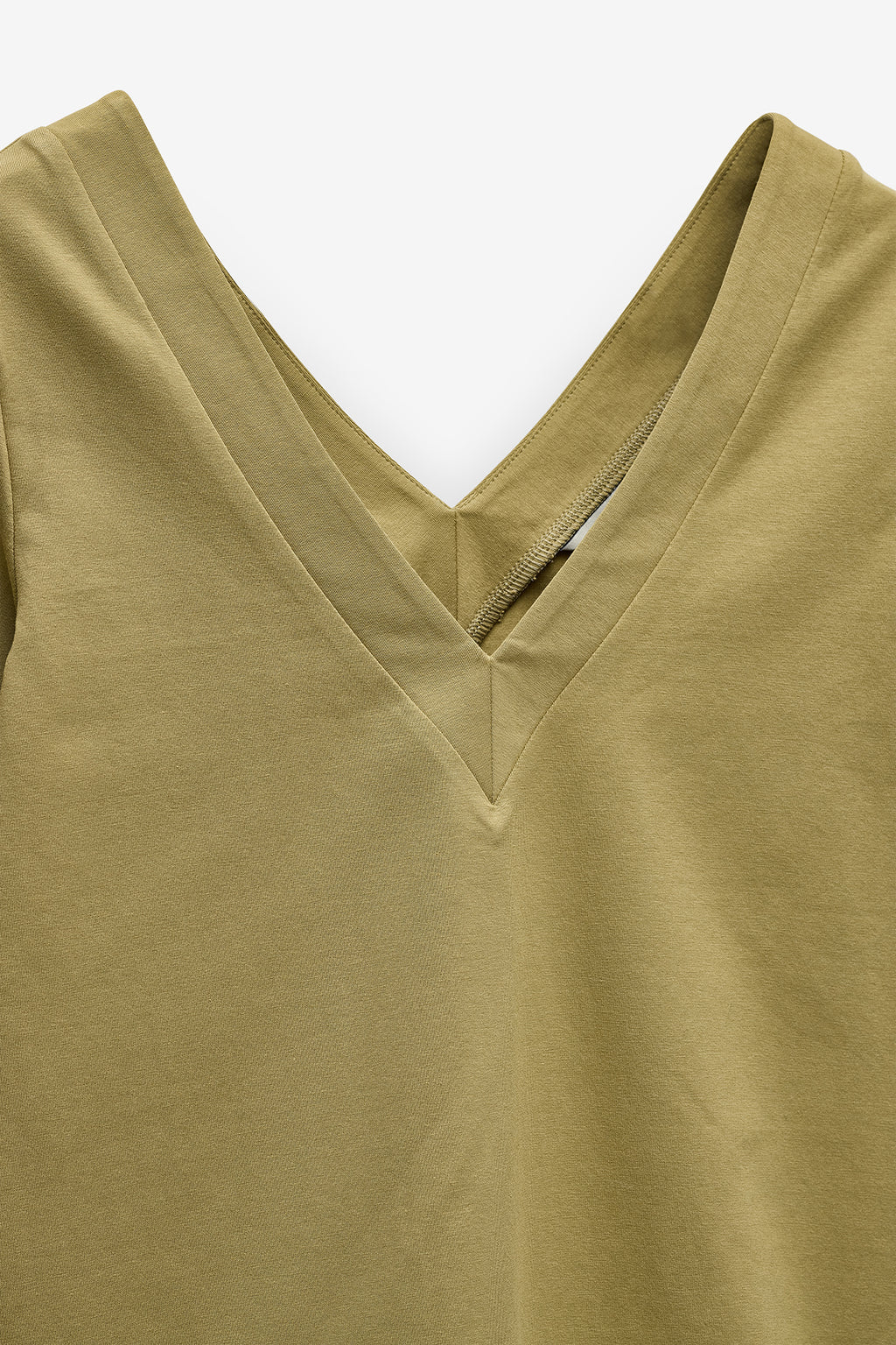 LONGSLEEVE COM DECOTE EM V