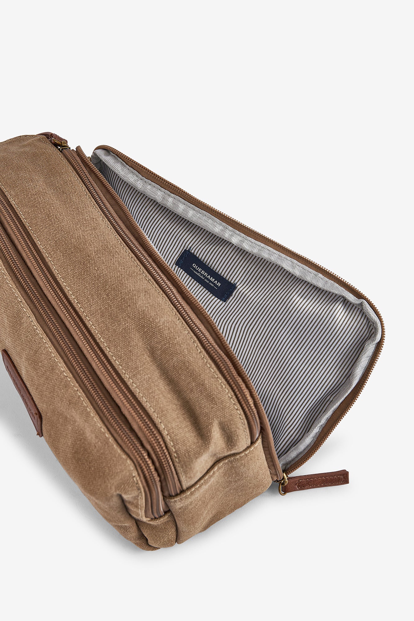 NECESSAIRE EM CANVAS