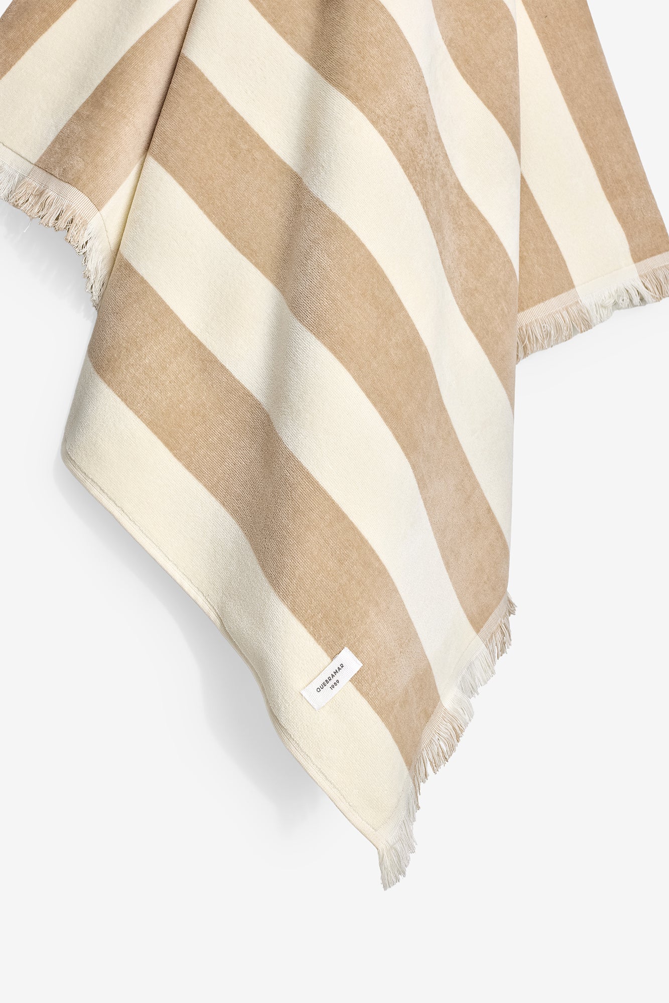 TOALHA JACQUARD ÀS RISCAS