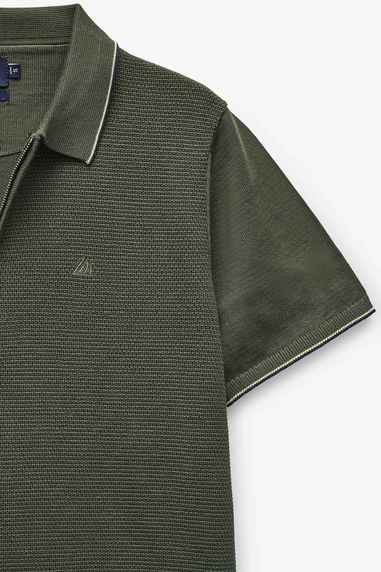 CAMISOLA COM GOLA DE POLO