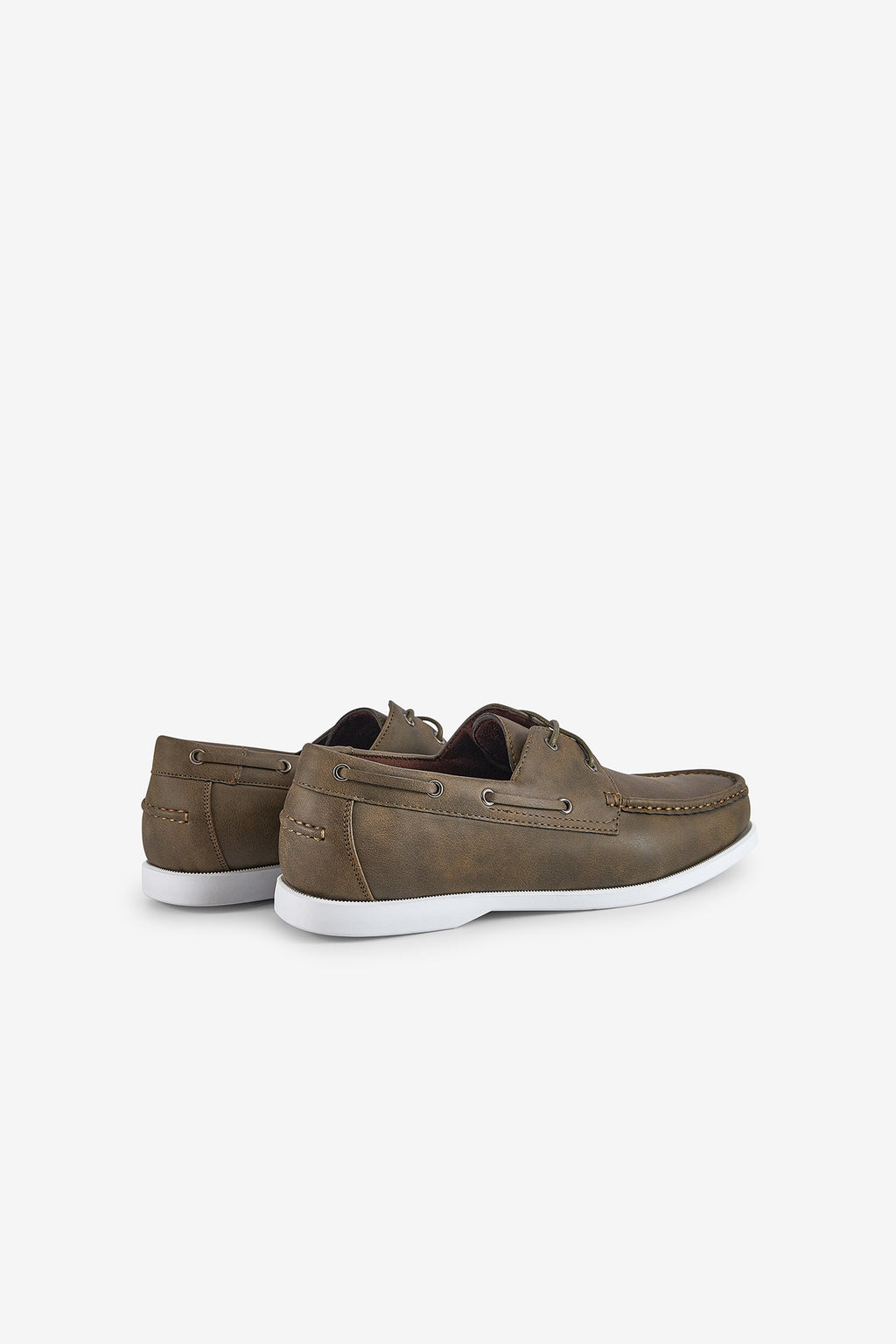 SAPATOS DE VELA COM SOLA EM CONTRASTE
