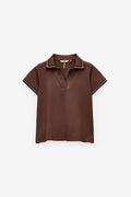 POLO CON CONTRASTES EN CUELLO Y MANGAS