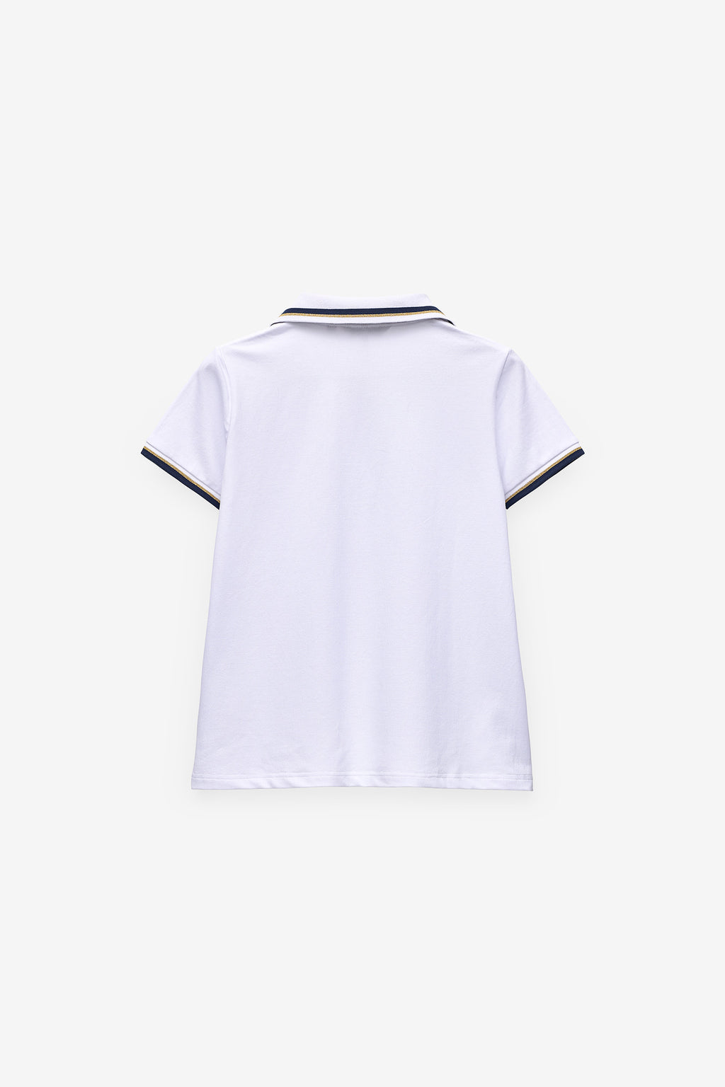 POLO CON CONTRASTES EN CUELLO Y MANGAS