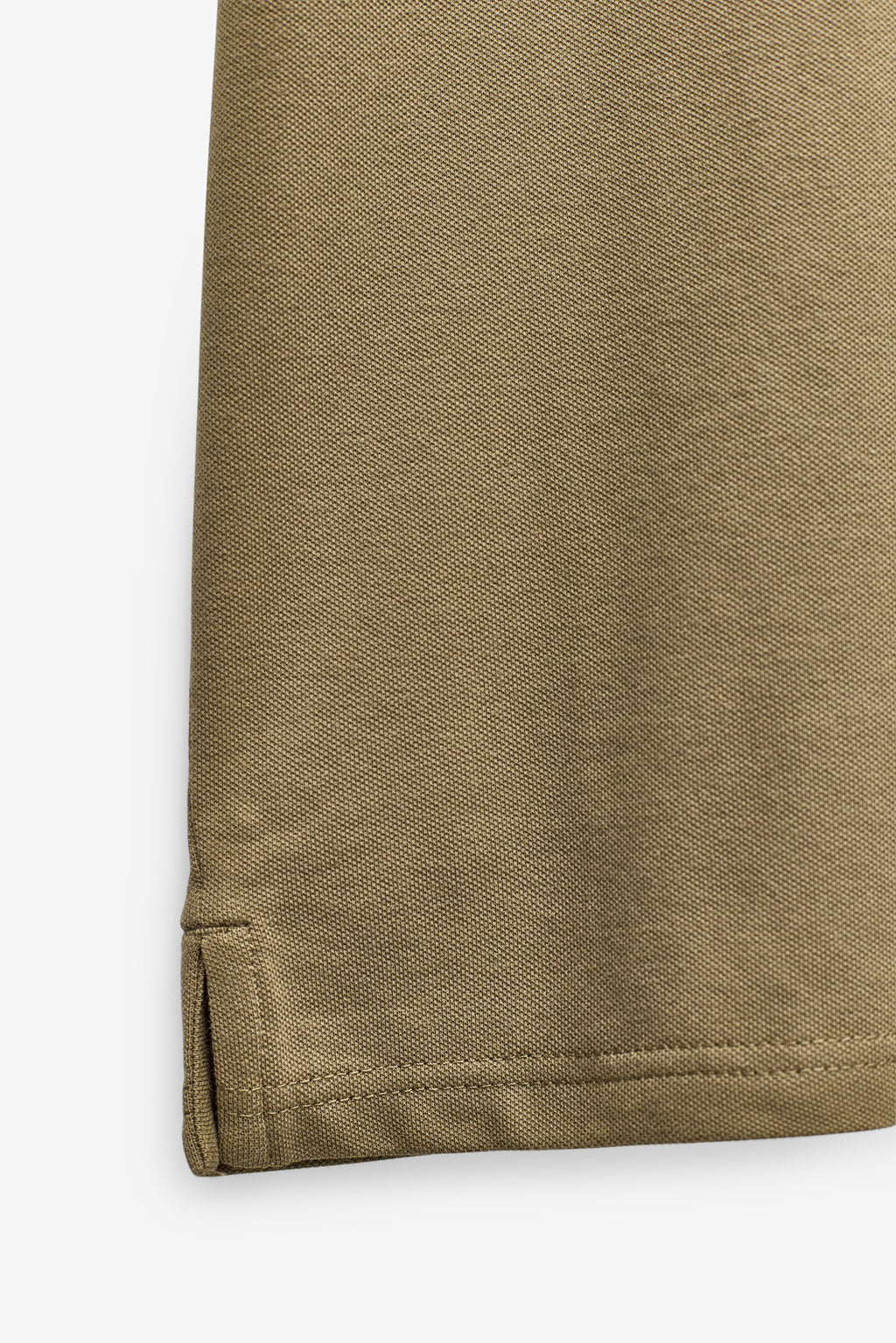 POLO SLIM FIT EM PIQUET COM FECHO