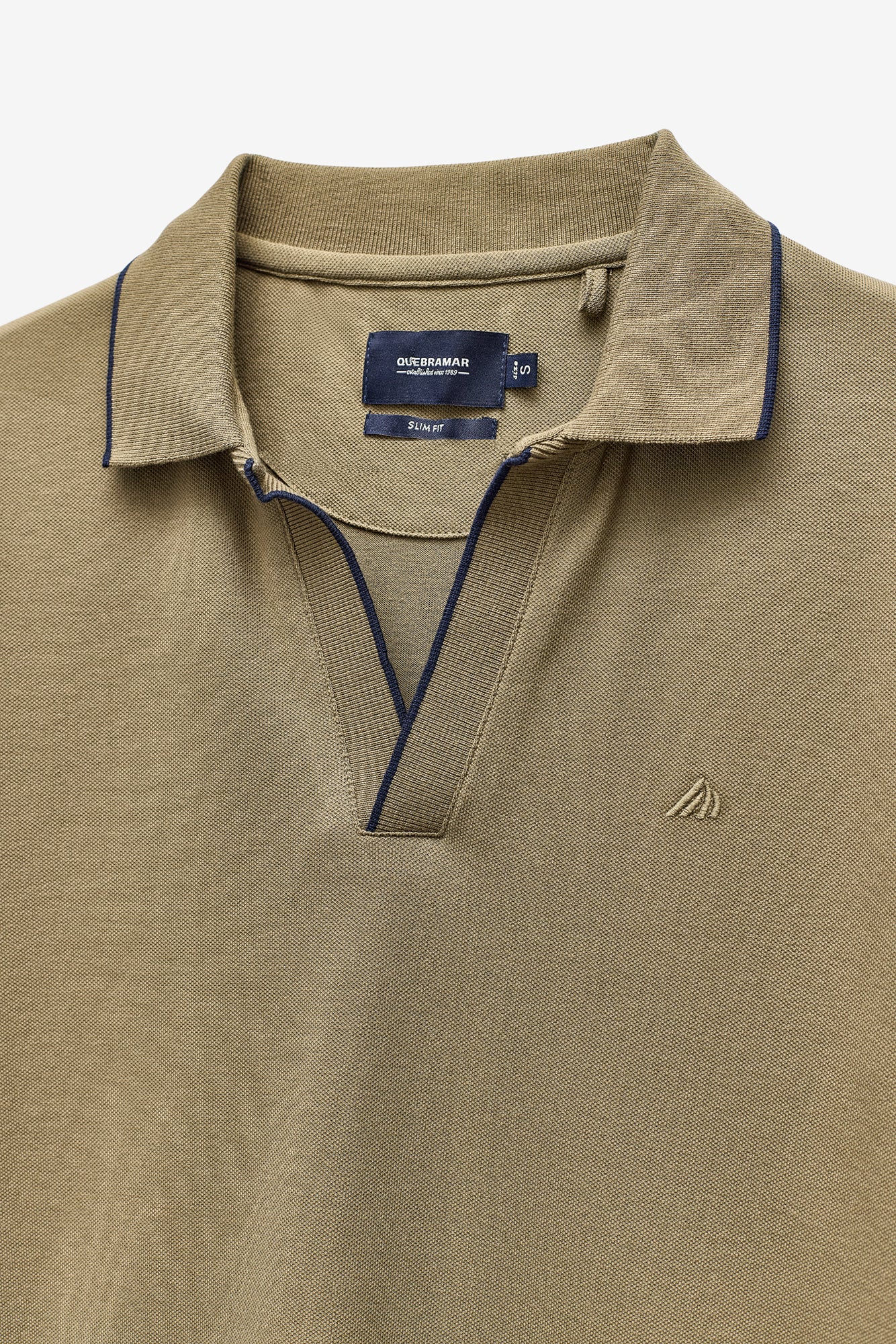 POLO PIQUET COM DECOTE EM V SLIM FIT