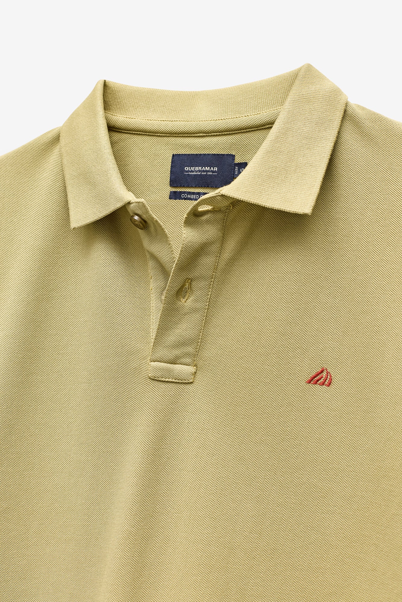 POLO PIQUET COM LOGO EM CONTRASTE