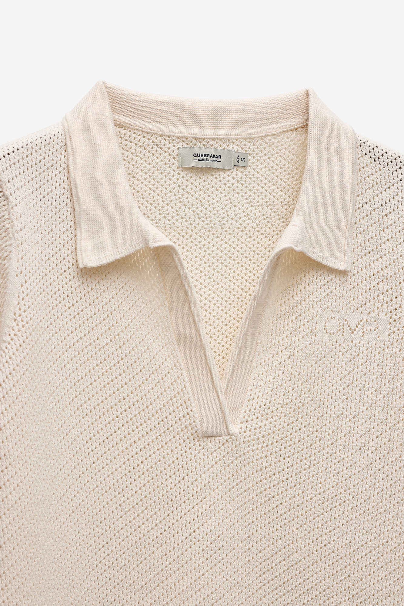 POLO EM MALHA COM TEXTURA