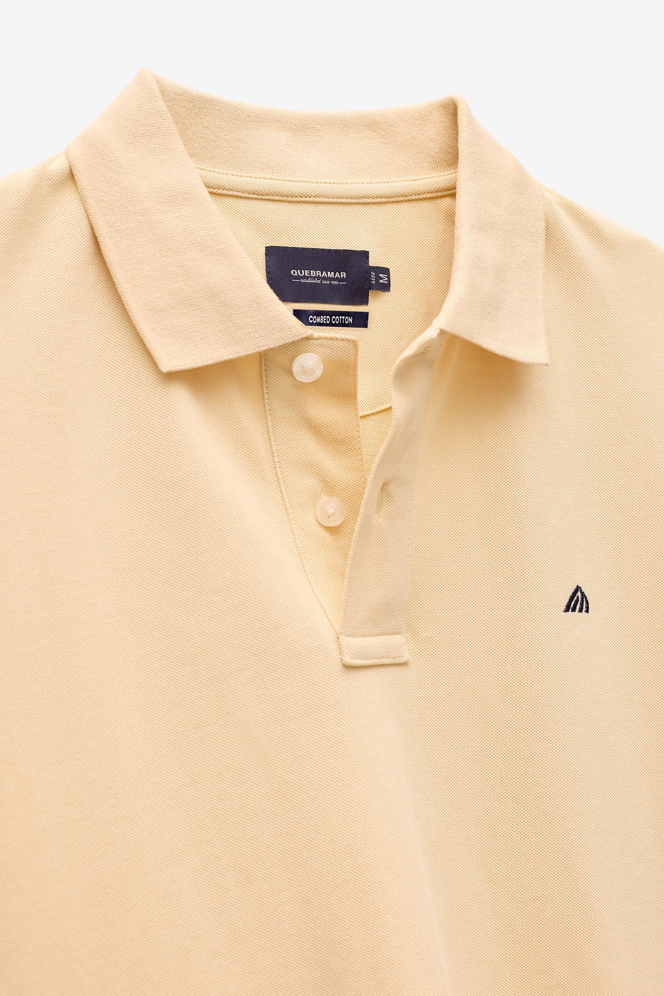 POLO BÁSICO COM LOGO A CONTRASTE