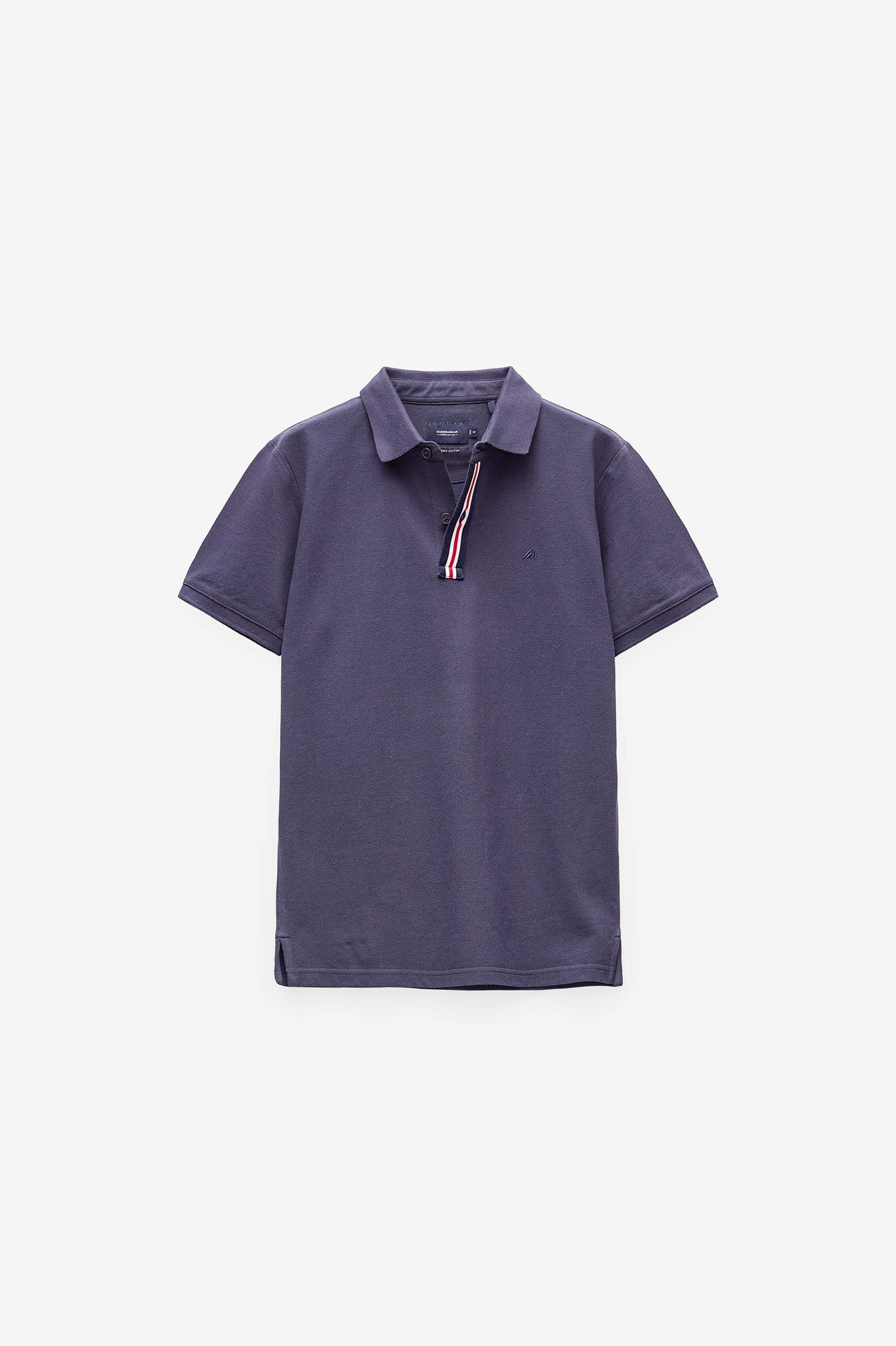 POLO PIQUET COM DETALHES NA GOLA