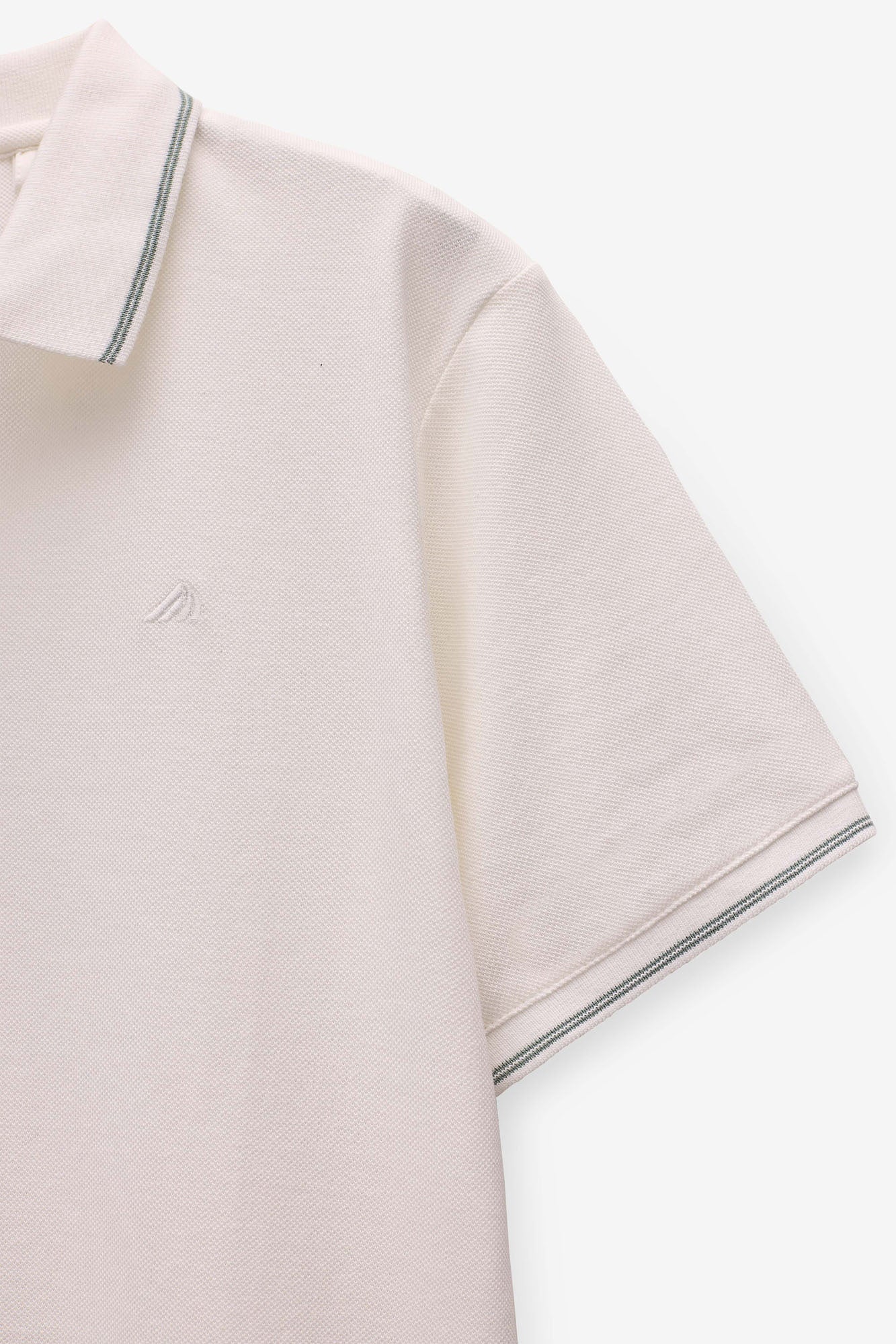 POLO DE HOMBRE CON RAYAS EN EL CUELLO DE CANALÉ