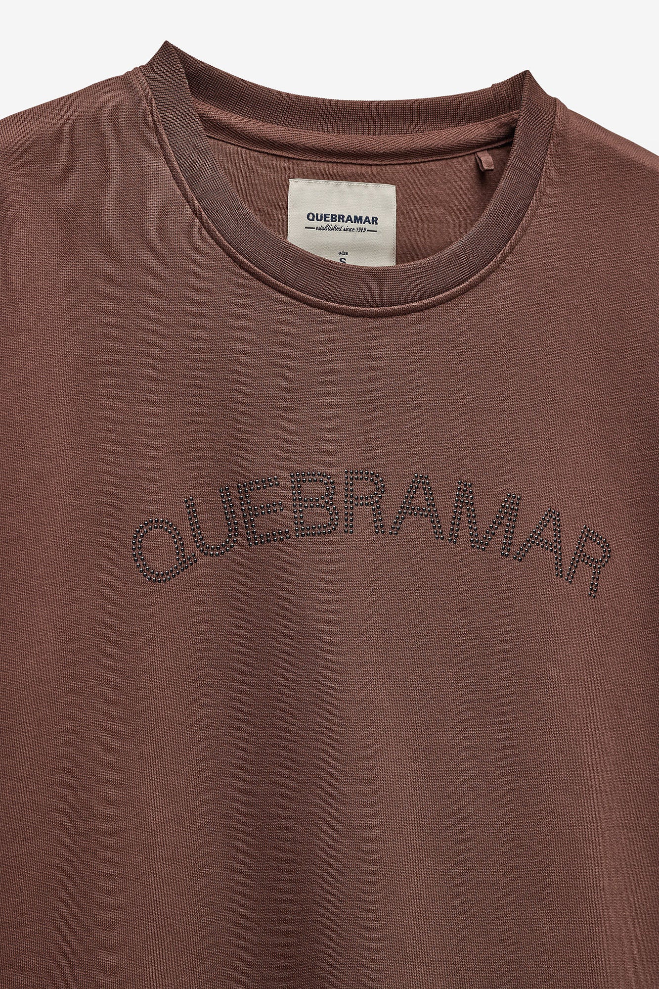 SWEATSHIRT DECOTE REDONDO COM APLICAÇÃO