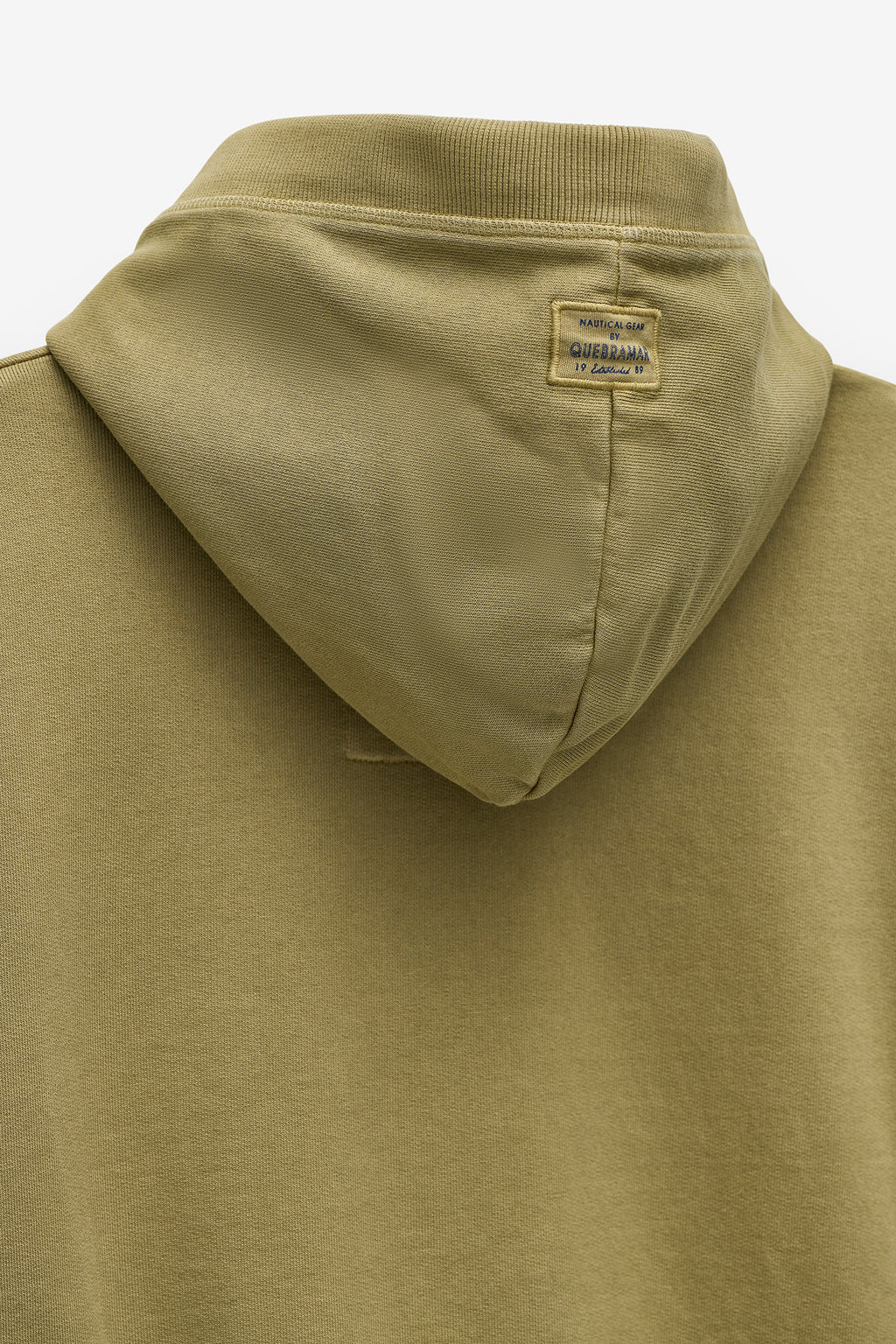 SWEATSHIRT COM CAPUZ COM BORDADO QUEBRAMAR