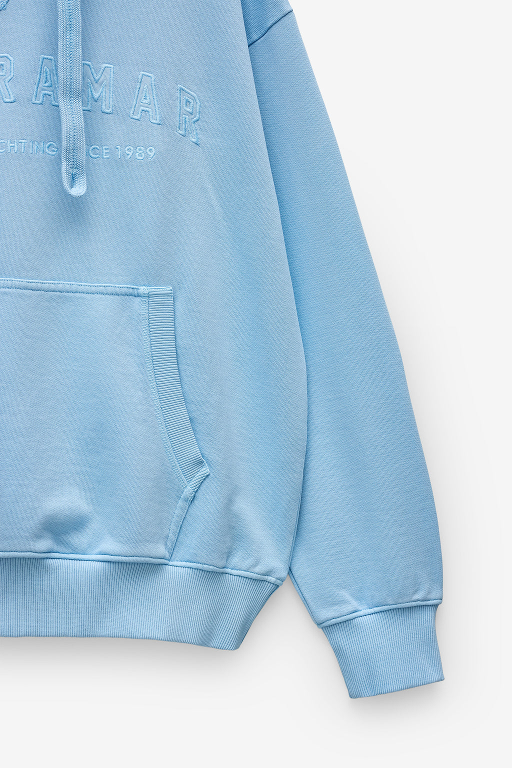 SWEATSHIRT COM CAPUZ COM BORDADO QUEBRAMAR