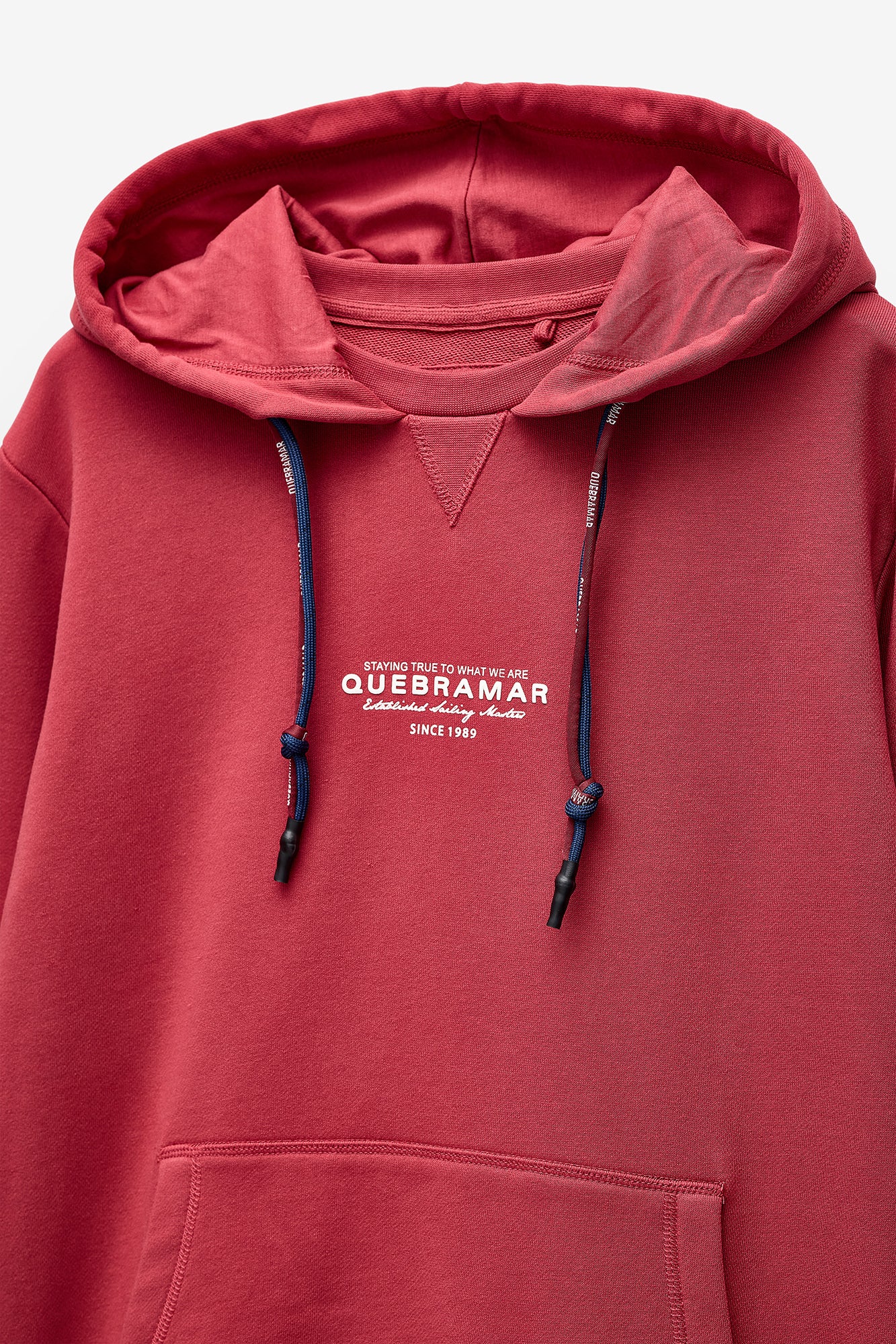 SWEATSHIRT COM CAPUZ E BORDADO