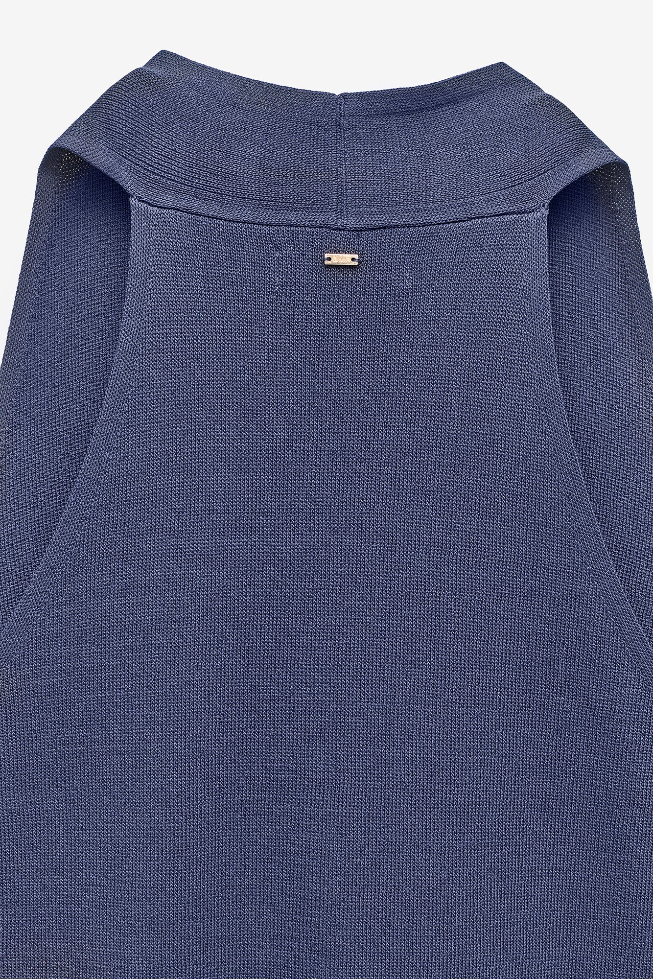 TOP EM MALHA COM CORTE HALTER