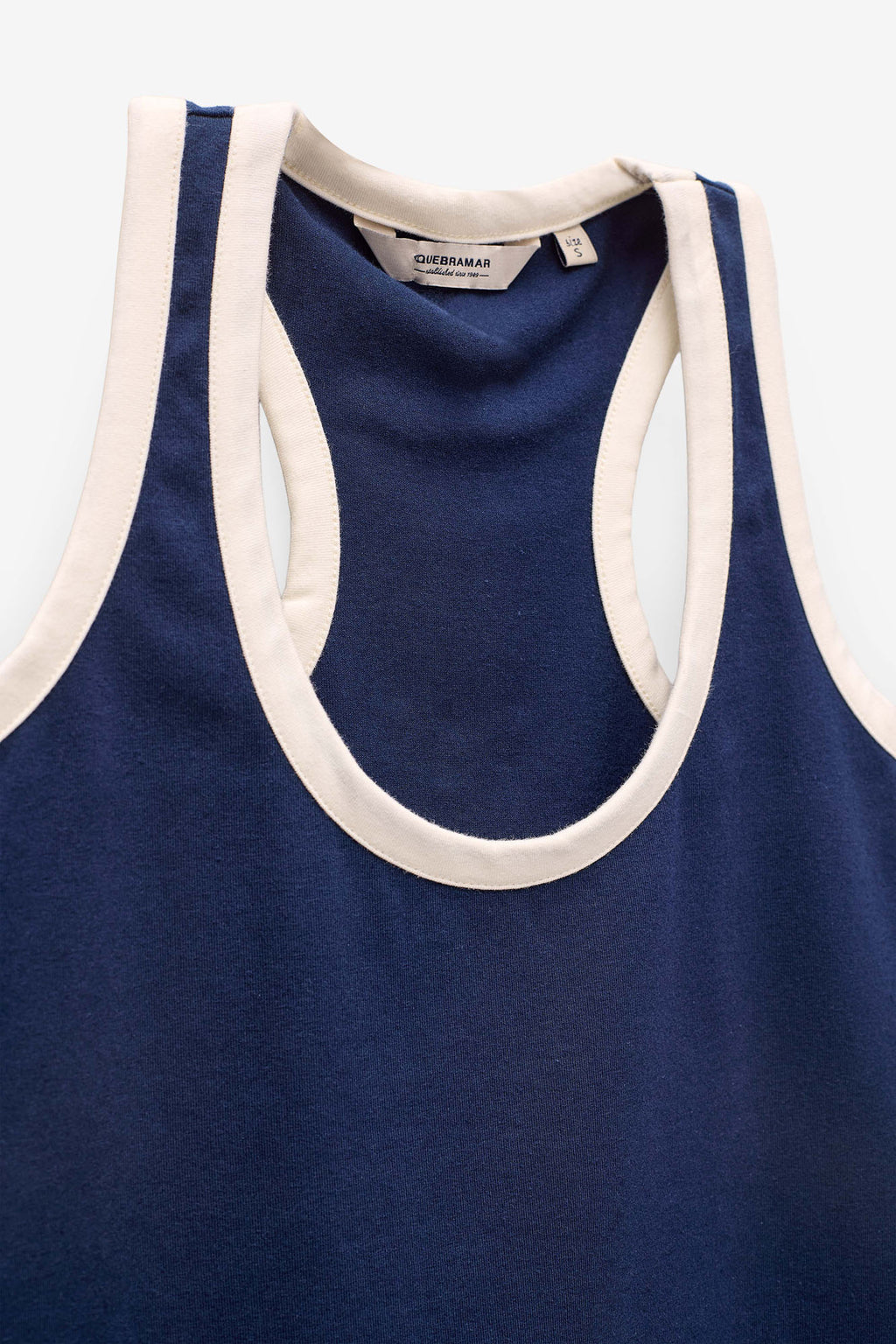 TANK TOP COM CONTRASTES