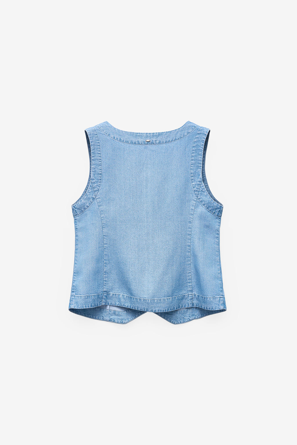 TOP COM BOTÕES EM CHAMBRAY