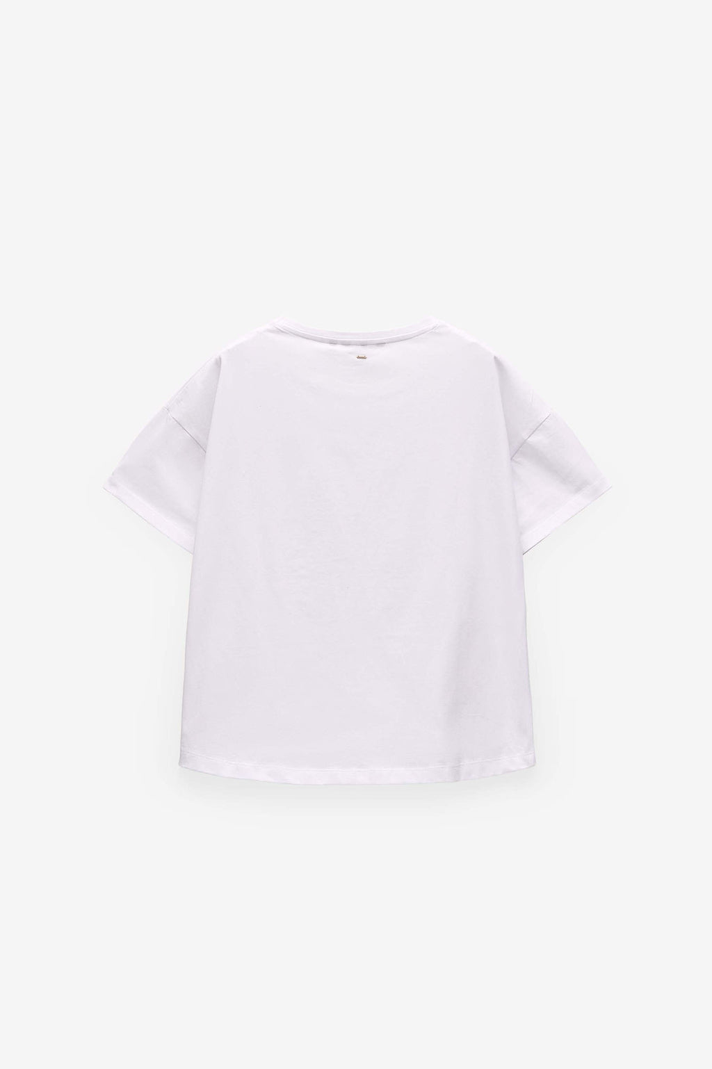 T-SHIRT COM BOLSO BORDADO
