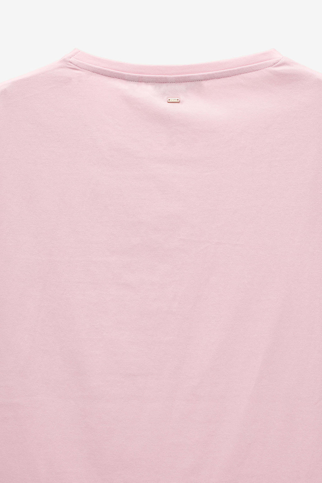 T-SHIRT COM BOLSO BORDADO