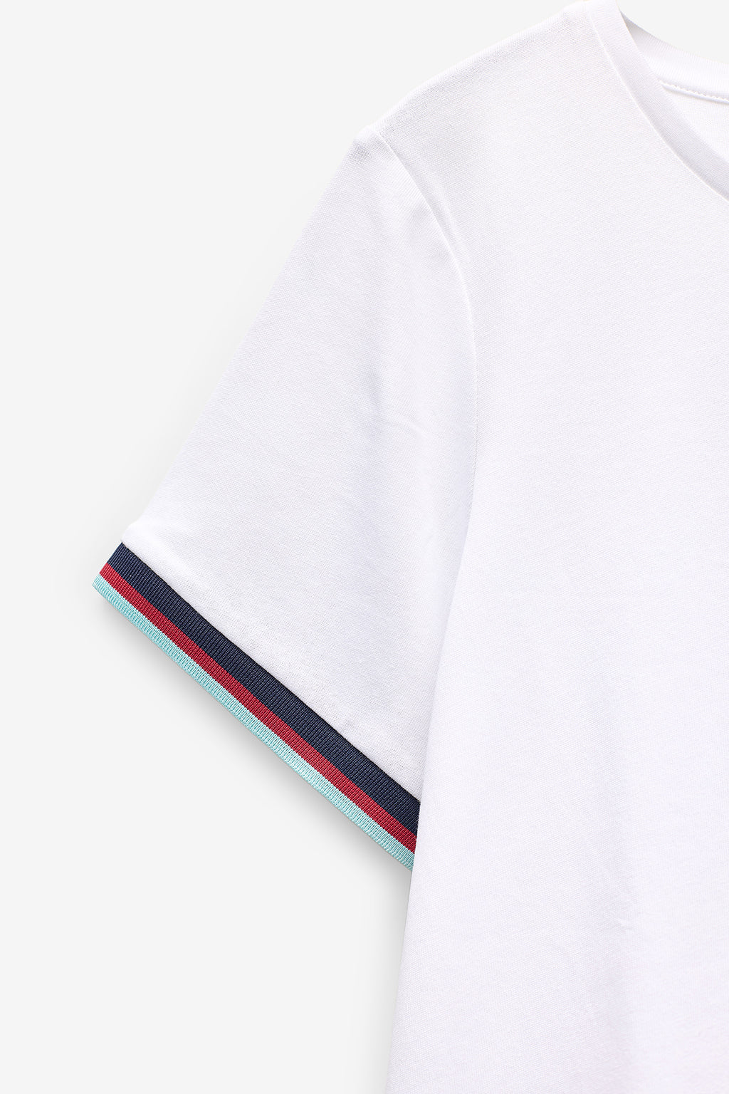 CAMISETA CON RIBETE A CONTRASTE