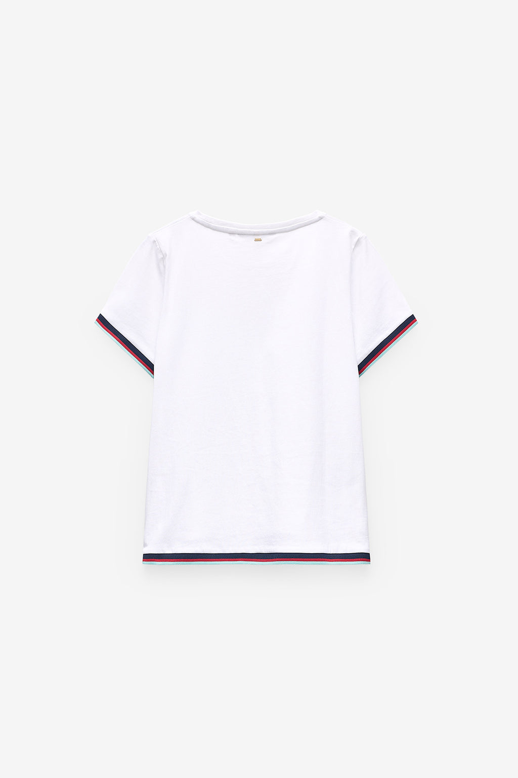 CAMISETA CON RIBETE A CONTRASTE