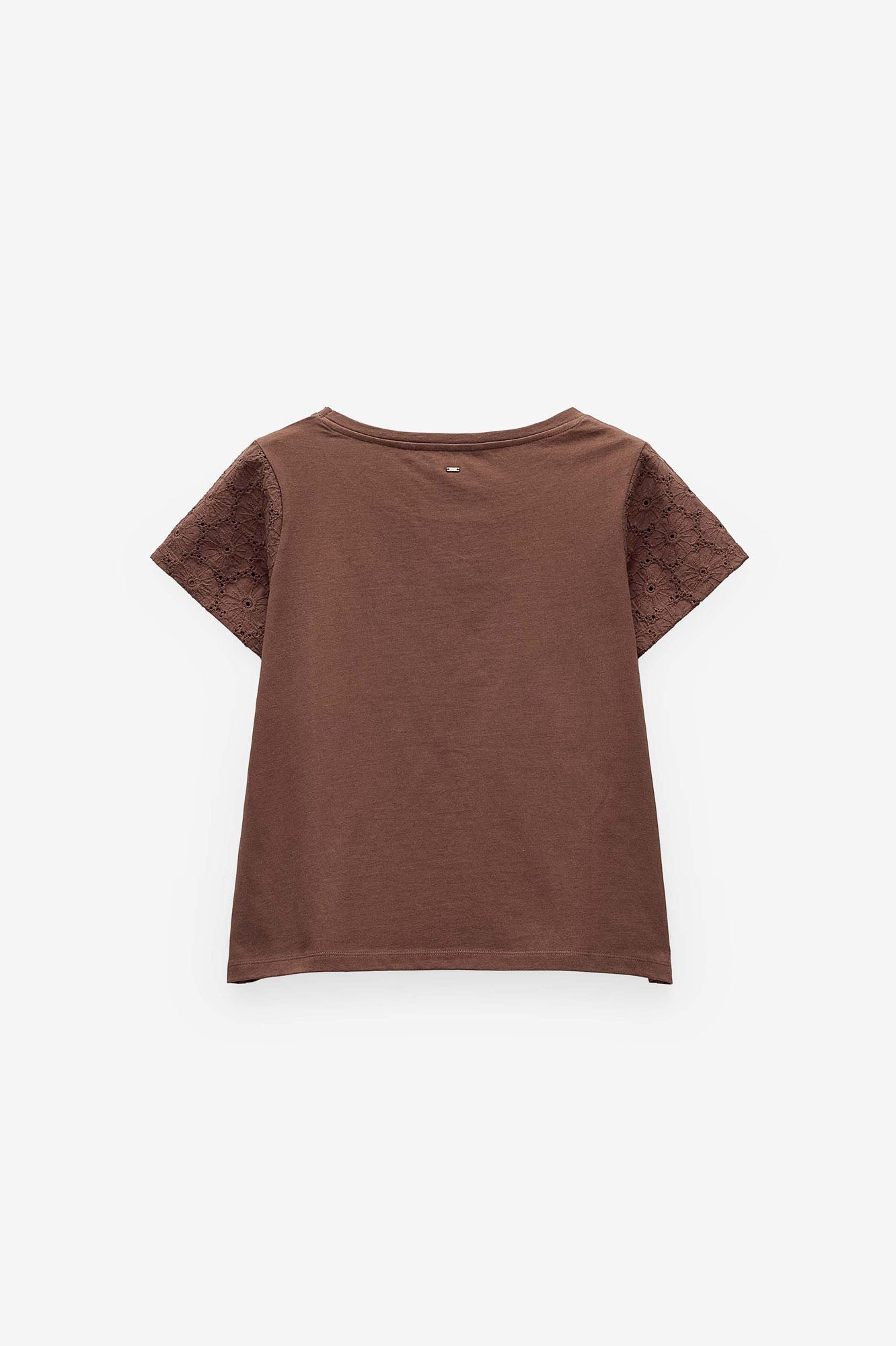 CAMISETA CON APLICACIONES DE ENCAJE