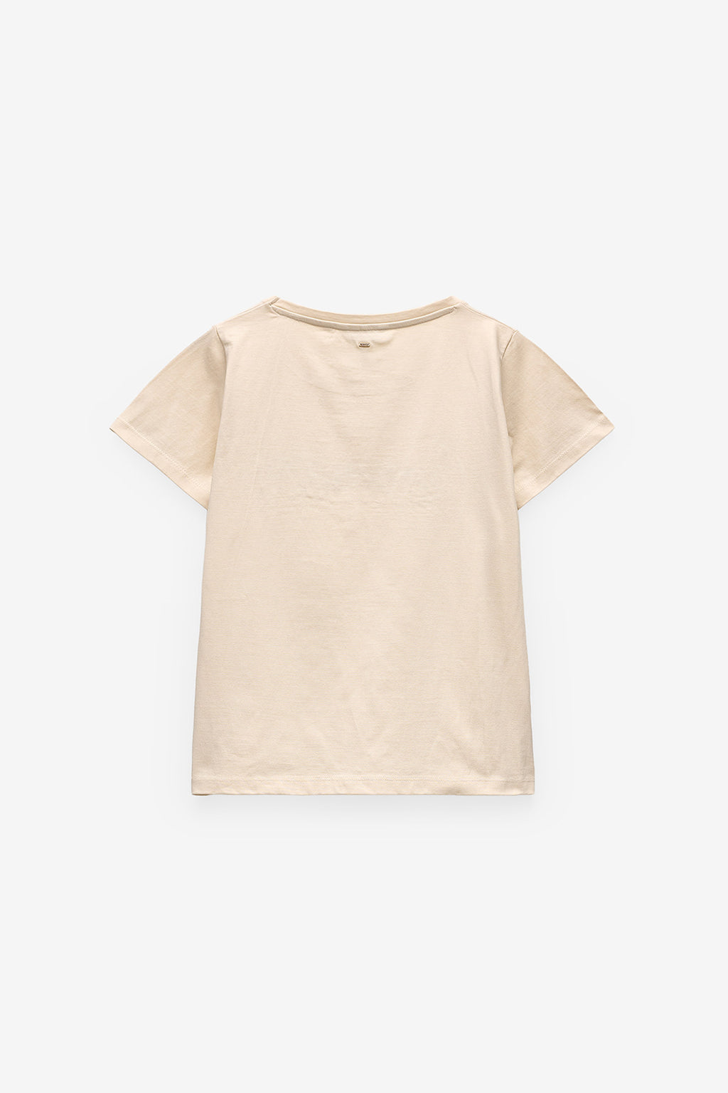T-SHIRT COM BORDADO E MISSANGAS