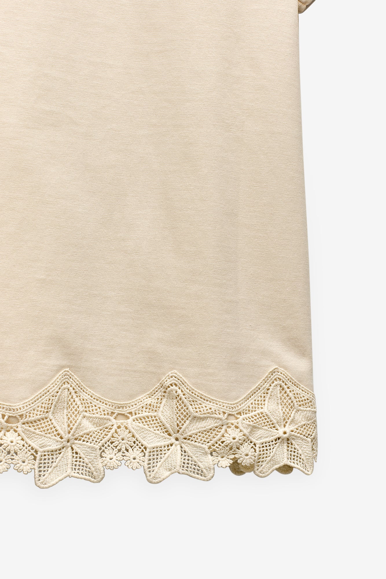 T-SHIRT COM RENDA