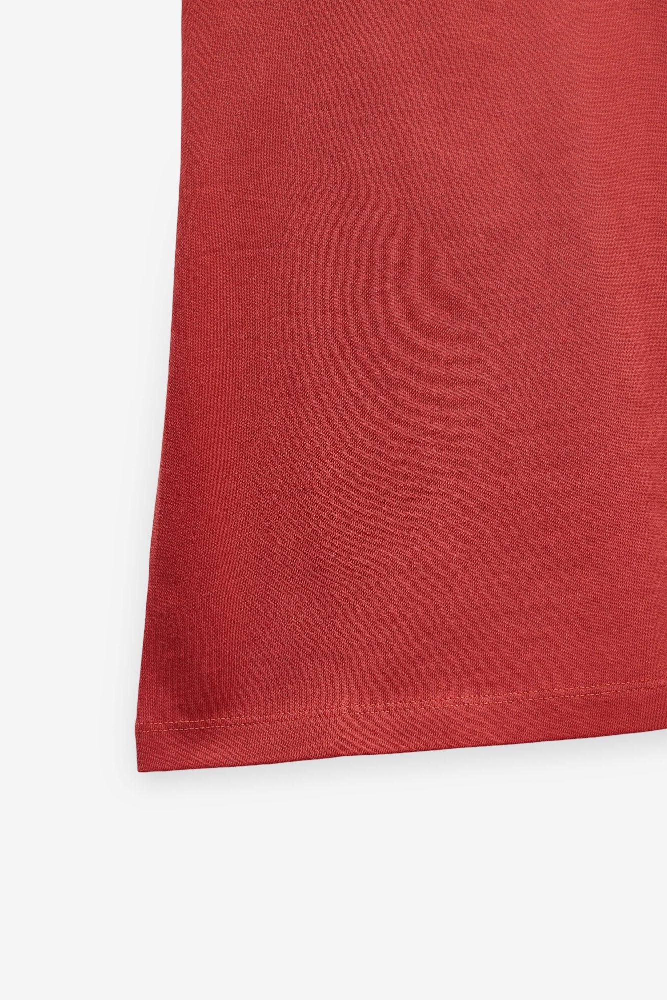 T-SHIRT COM APLICAÇÃO FITA DE REN
