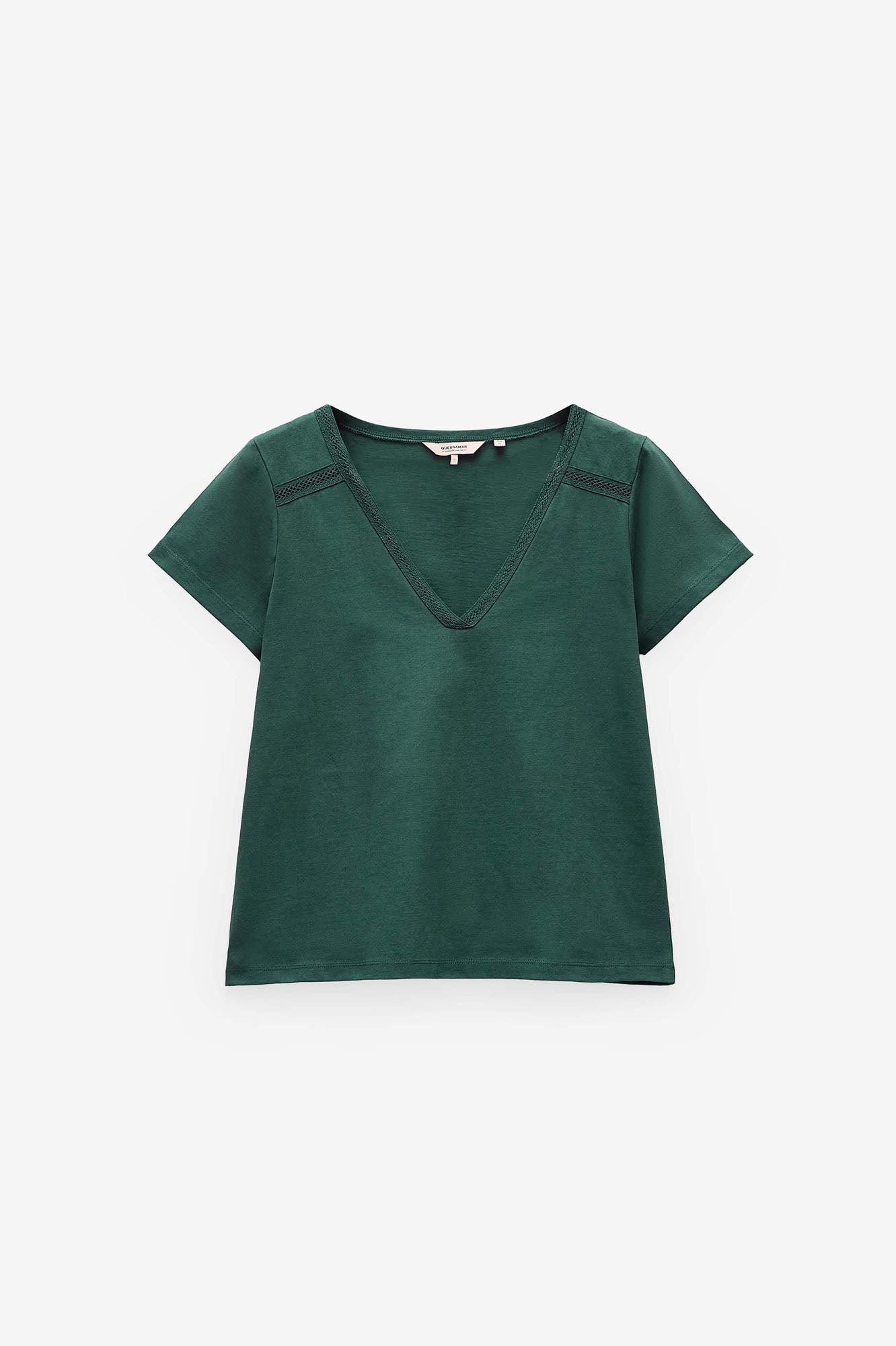 T-SHIRT COM APLICAÇÃO FITA DE REN