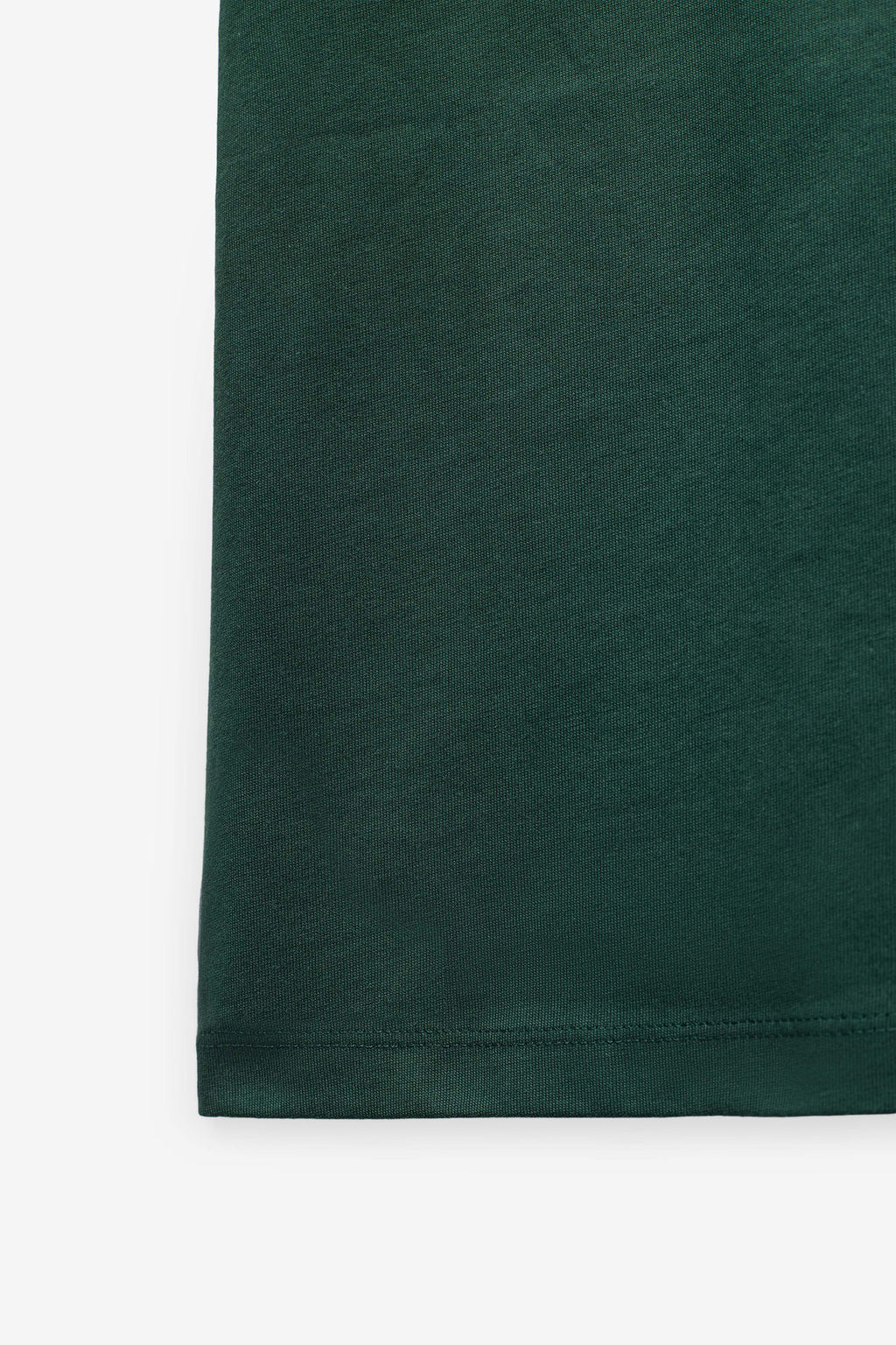 T-SHIRT COM APLICAÇÃO FITA DE REN