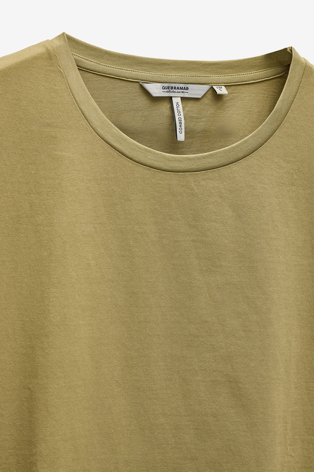 CAMISETA CON APLICACIÓN DE ENCAJE EN LAS MANGAS