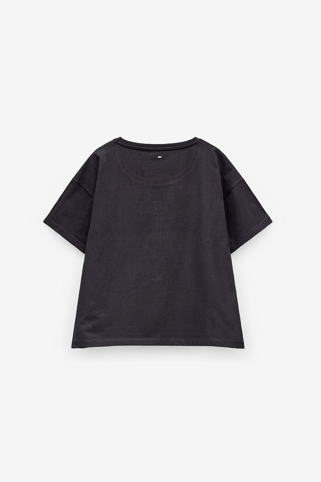 T-SHIRT COM APLICAÇÕES