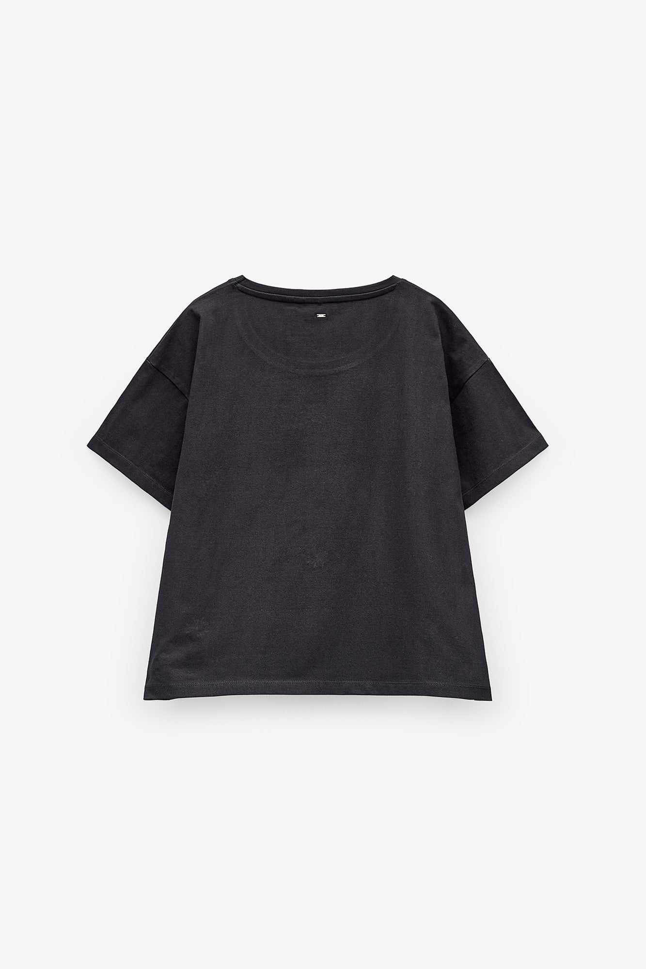T-SHIRT COM APLICAÇÕES