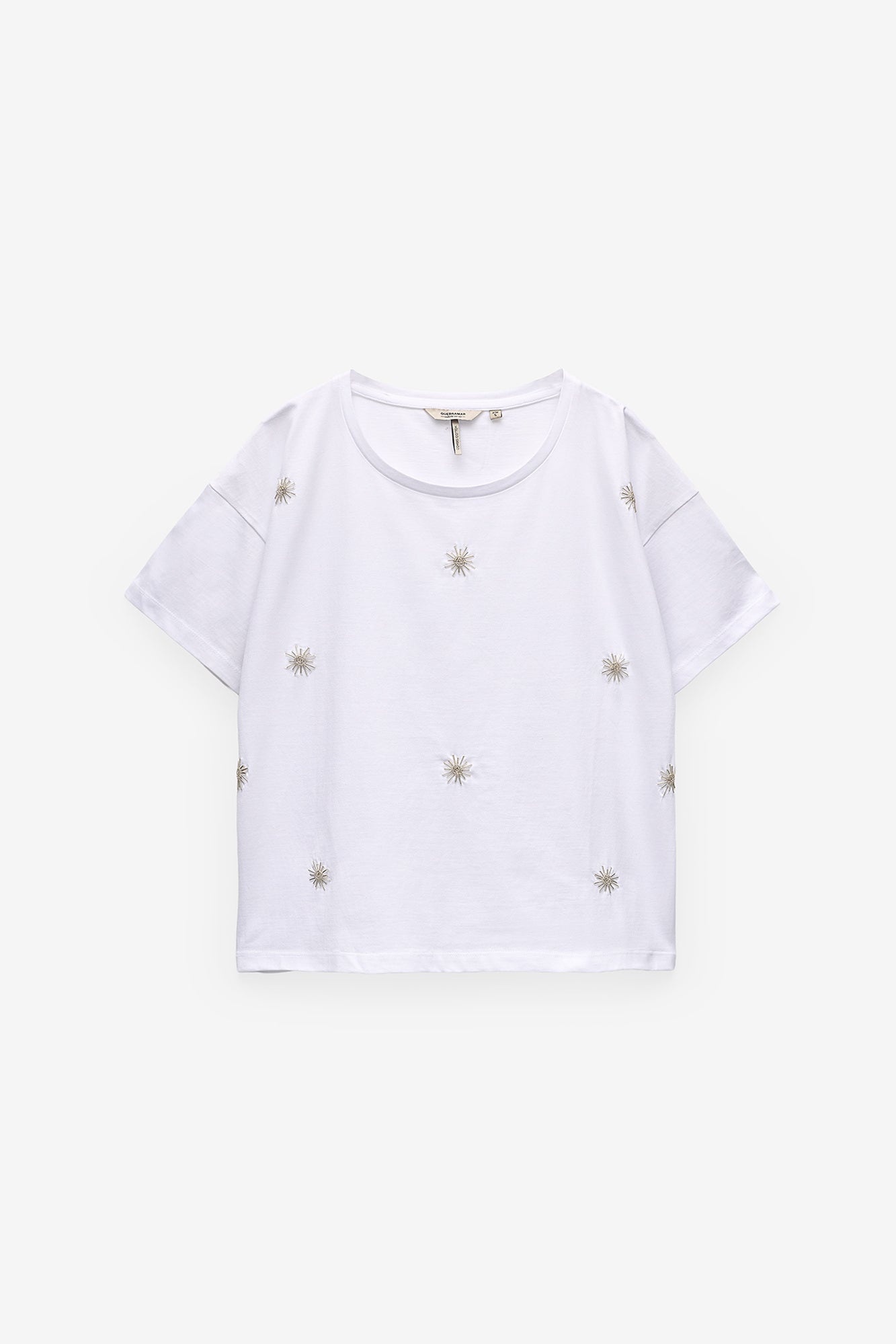 T-SHIRT COM APLICAÇÕES