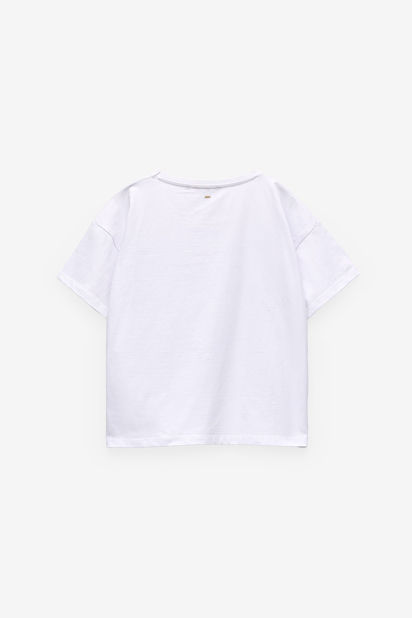 T-SHIRT COM APLICAÇÕES
