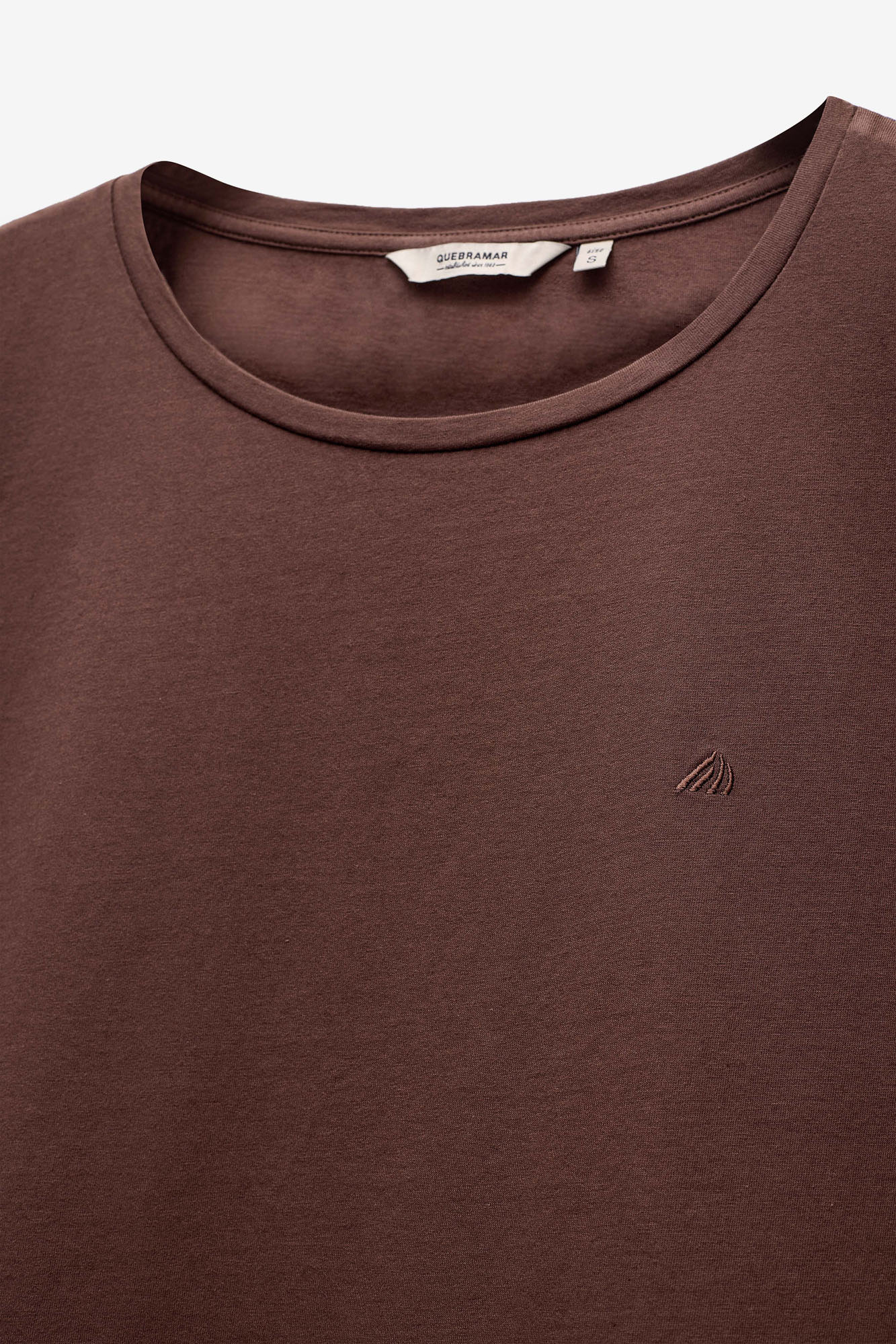 T-SHIRT COM FOLHO