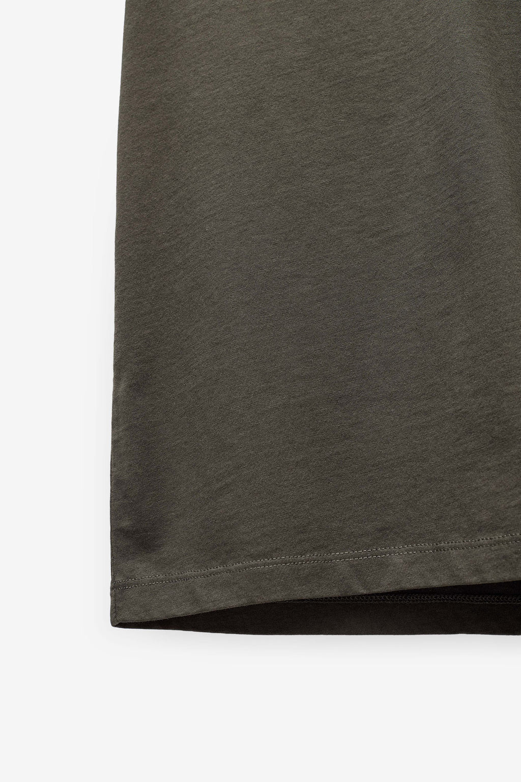 T-SHIRT ESSENTIAL DECOTE EM V
