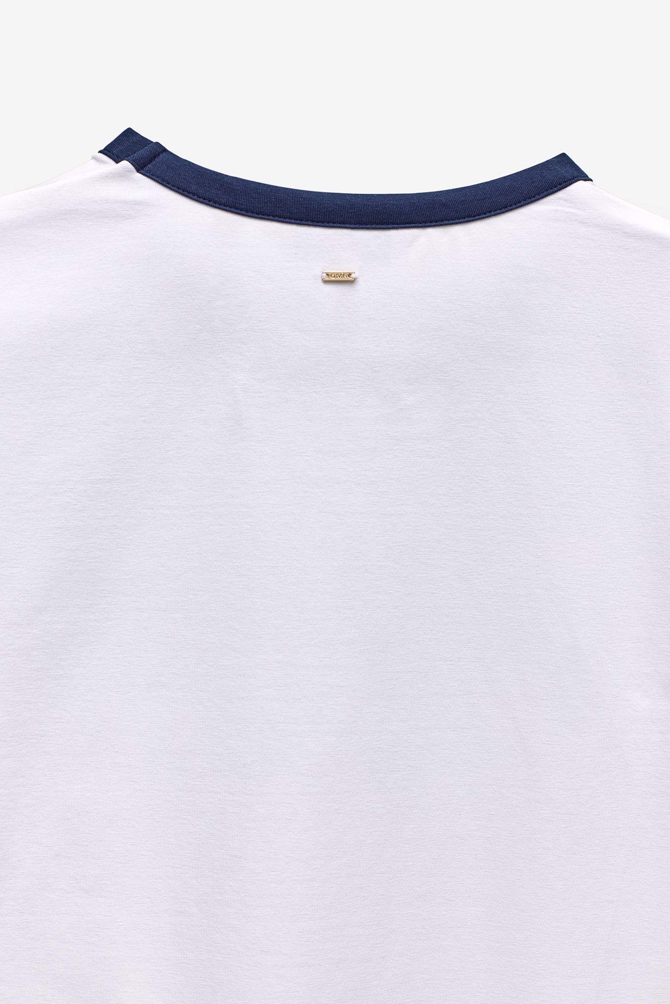 T-SHIRT COM ESTAMPADO QUEBRAMAR