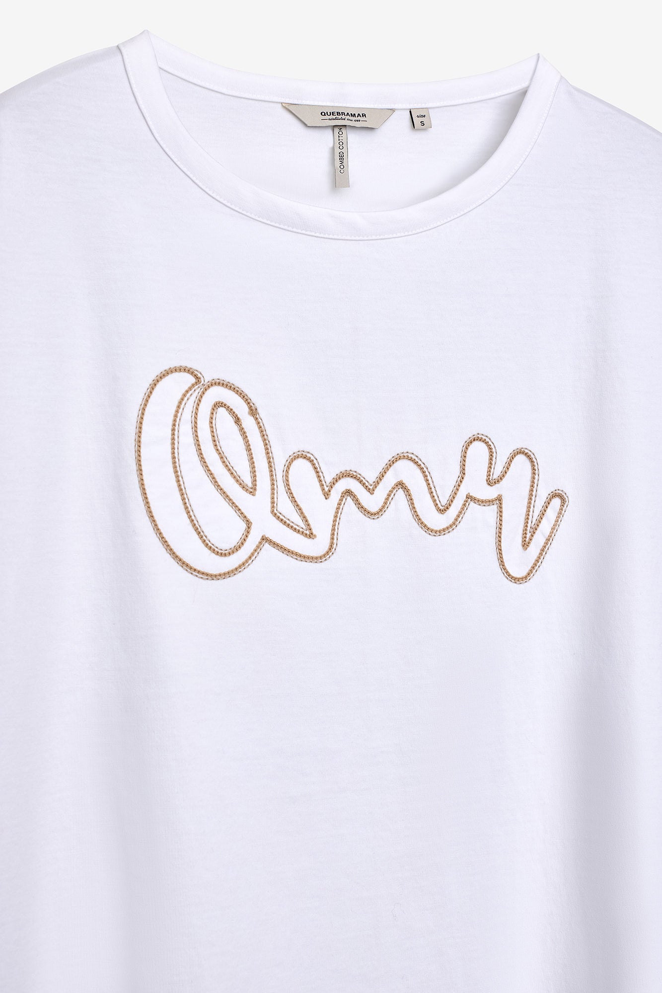 T-SHIRT COM BORDADO