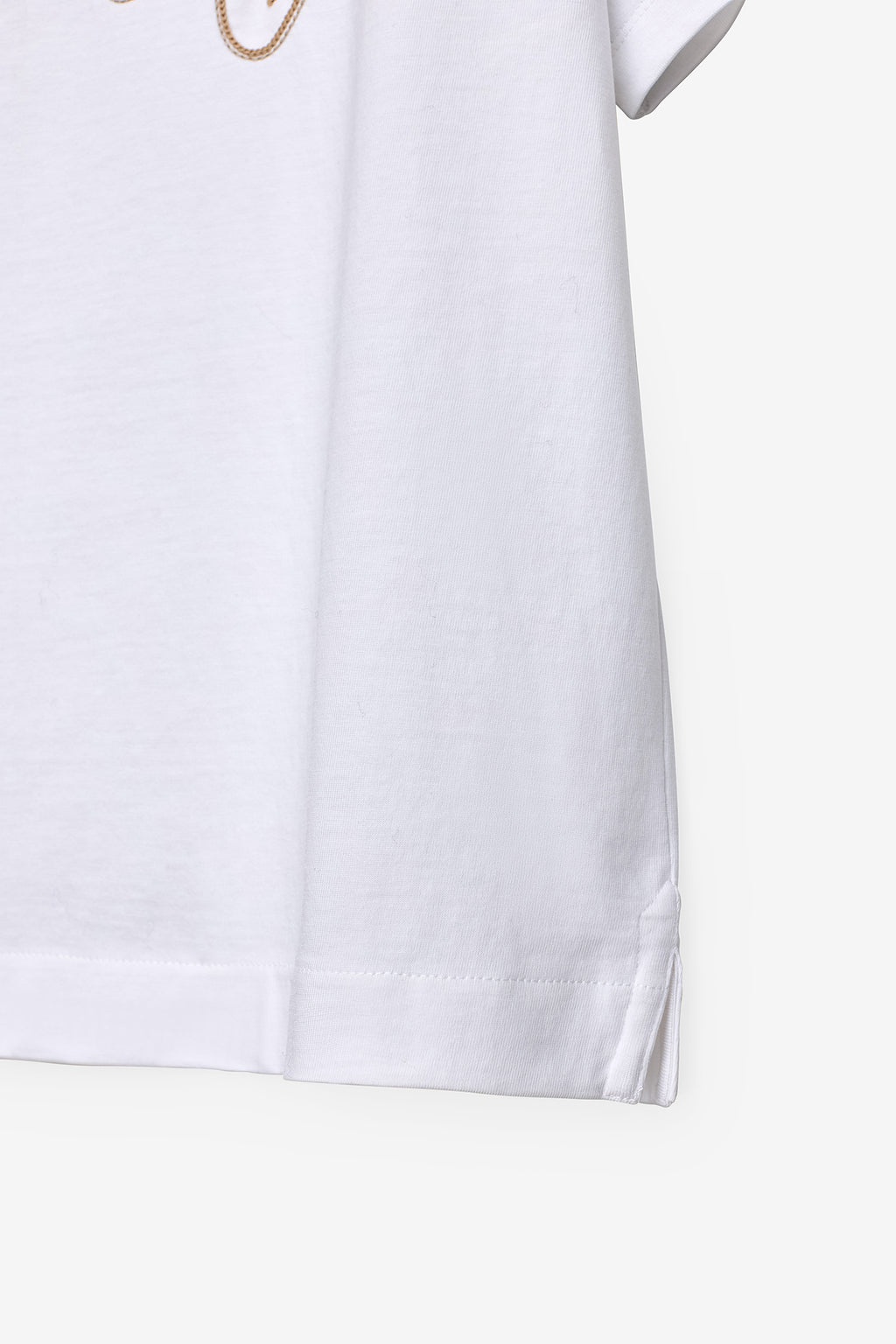 T-SHIRT COM BORDADO