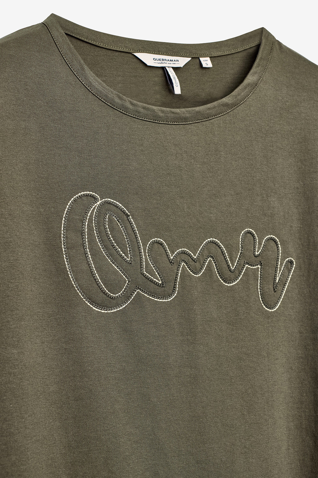 T-SHIRT COM BORDADO