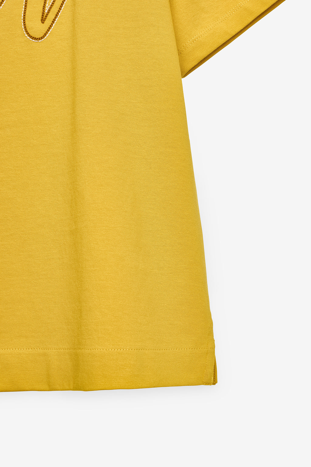 T-SHIRT COM BORDADO