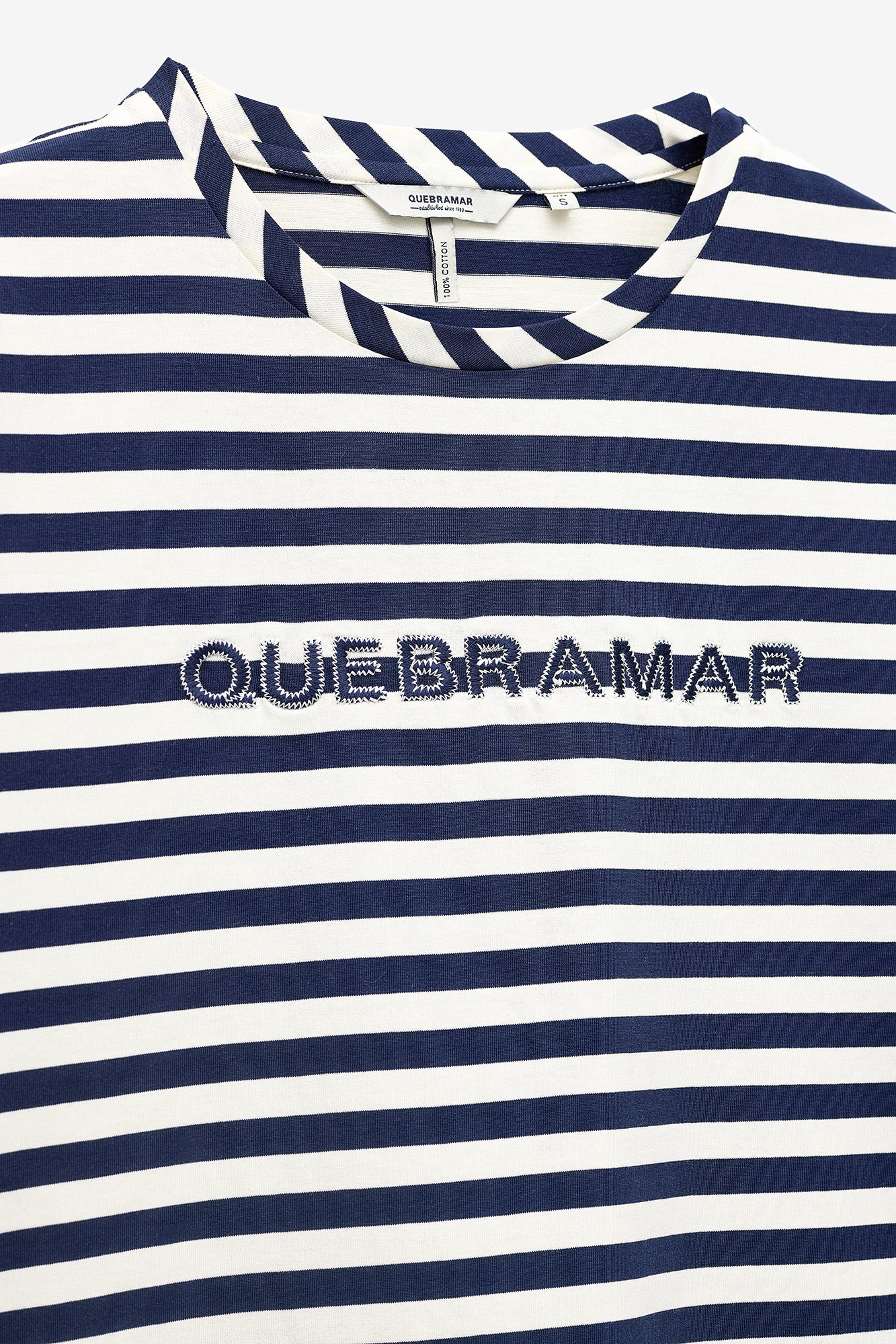 T-SHIRT RISCAS COM BORDADO