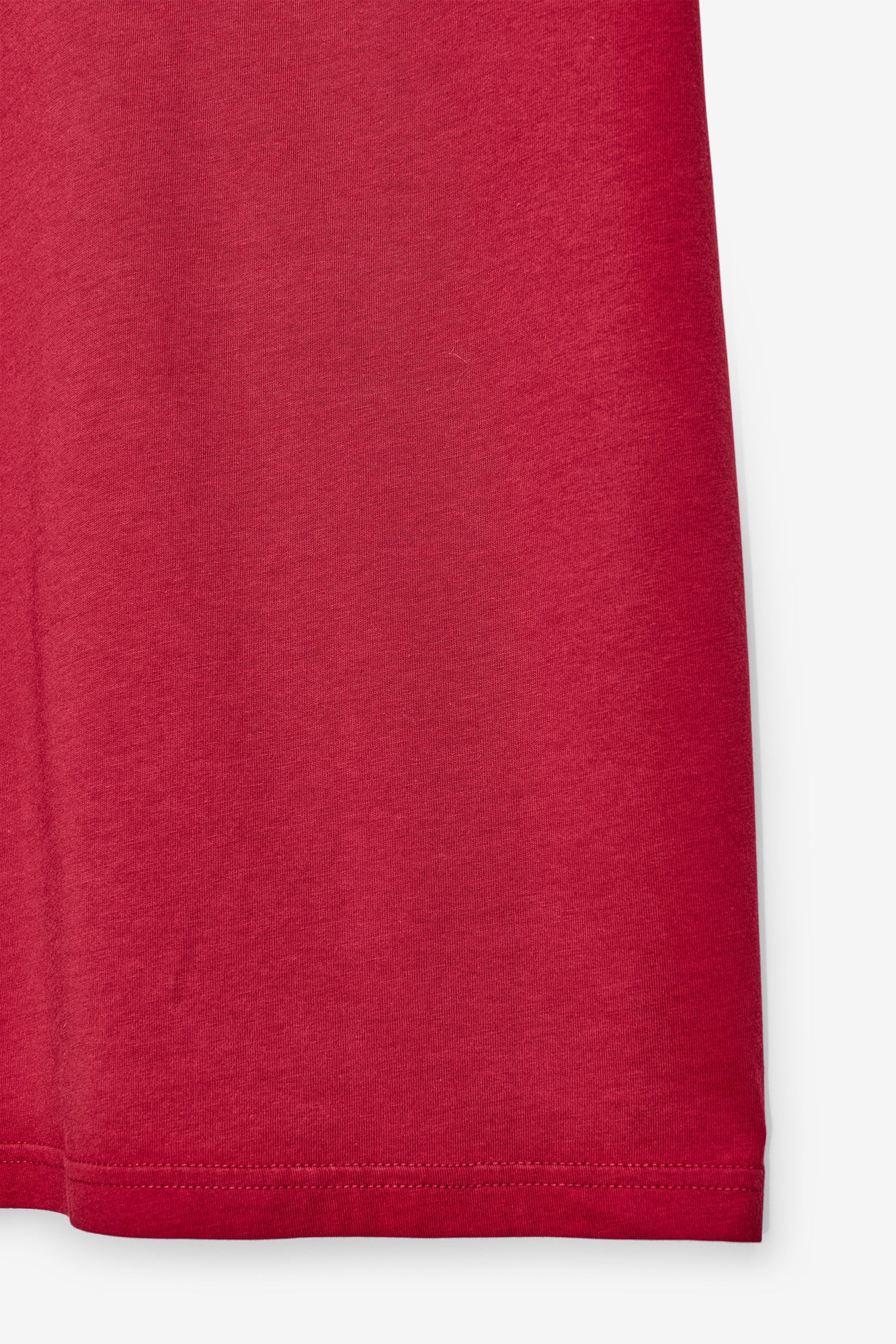 T-SHIRT BÁSICA COM LOGO