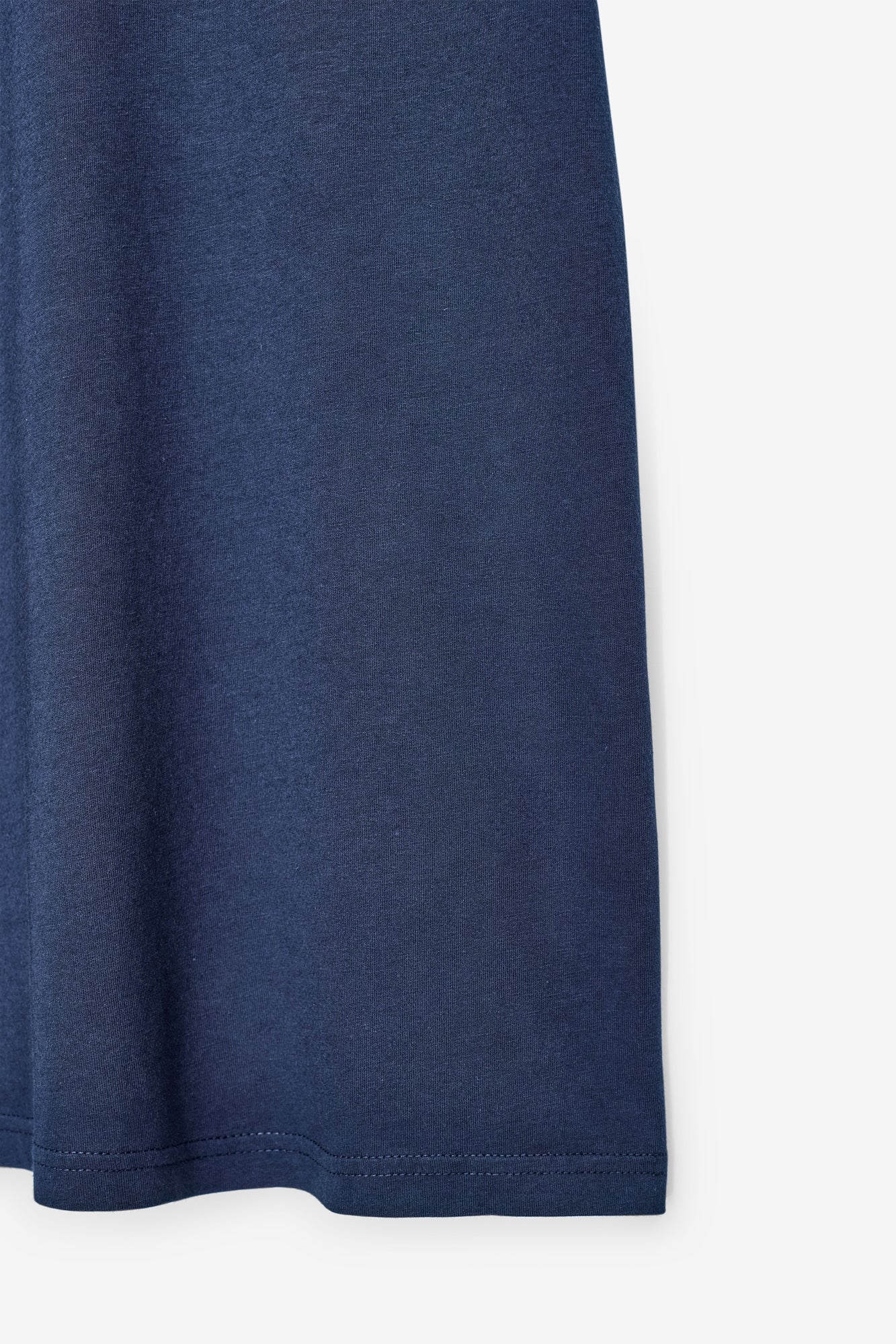 T-SHIRT BÁSICA COM LOGO