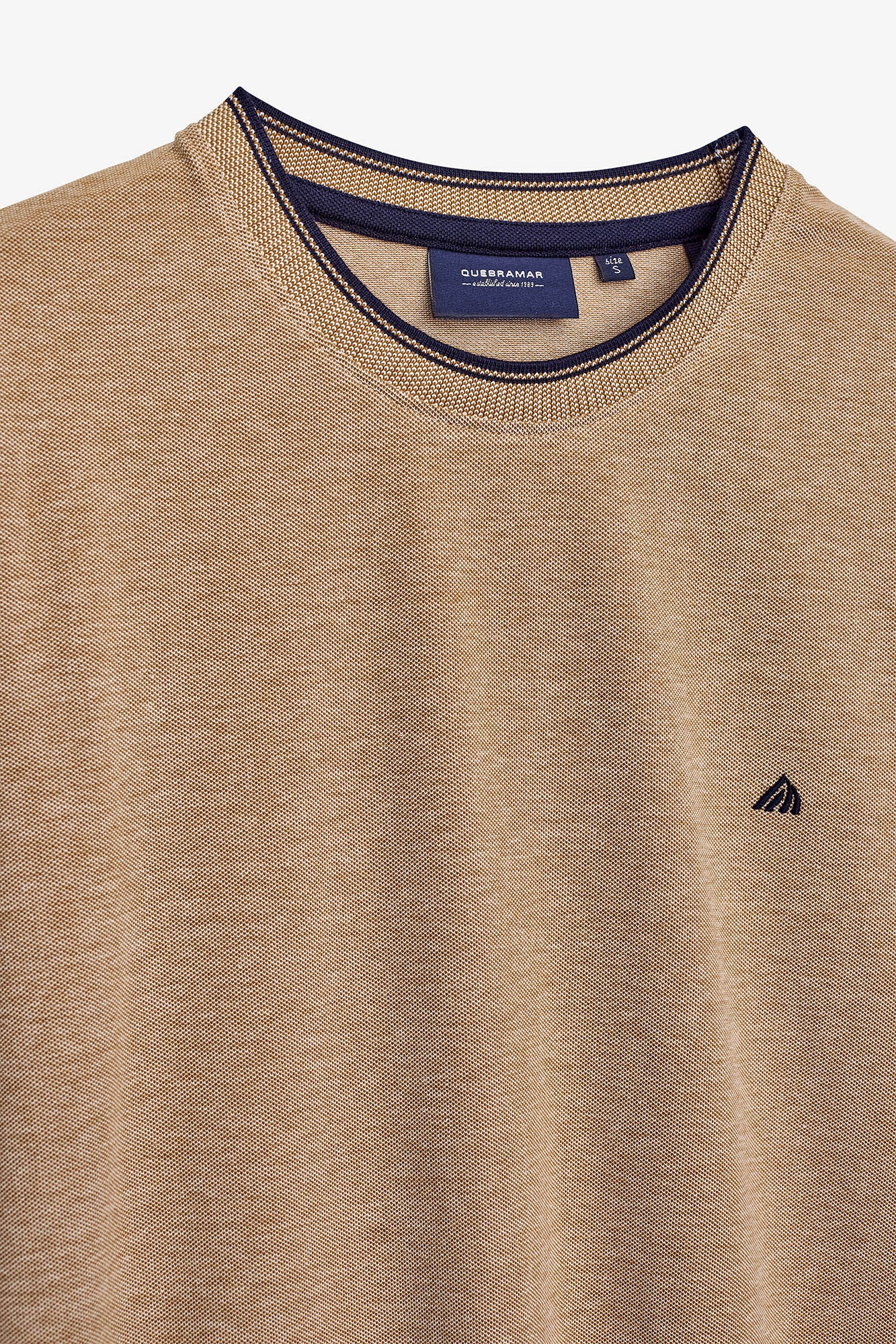T-SHIRT EM PIQUET EFEITO OXFORD