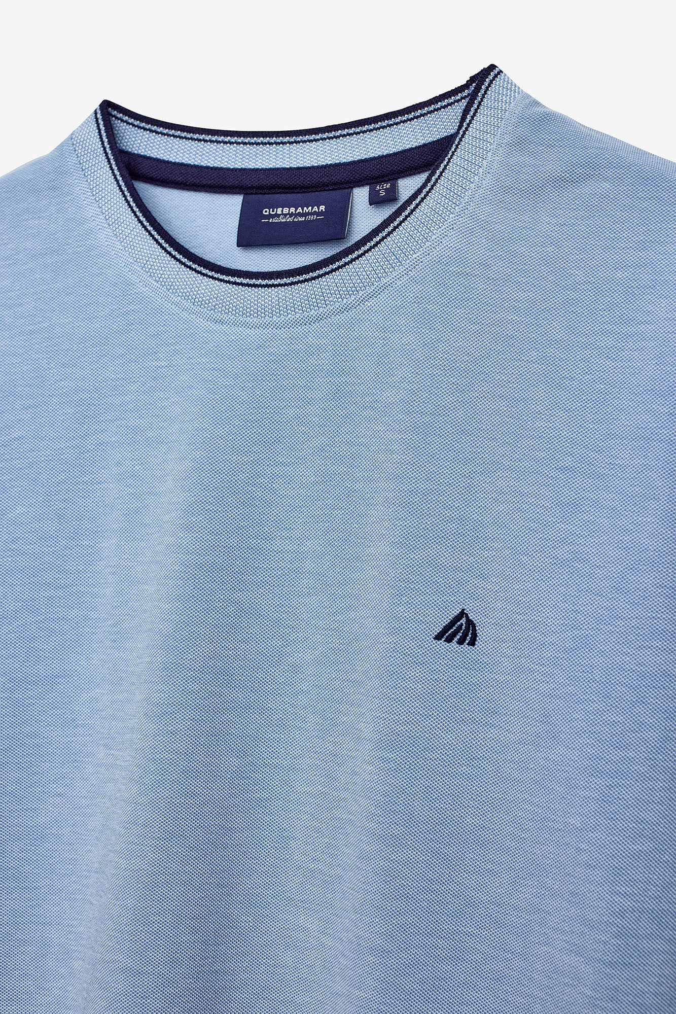 T-SHIRT EM PIQUET EFEITO OXFORD