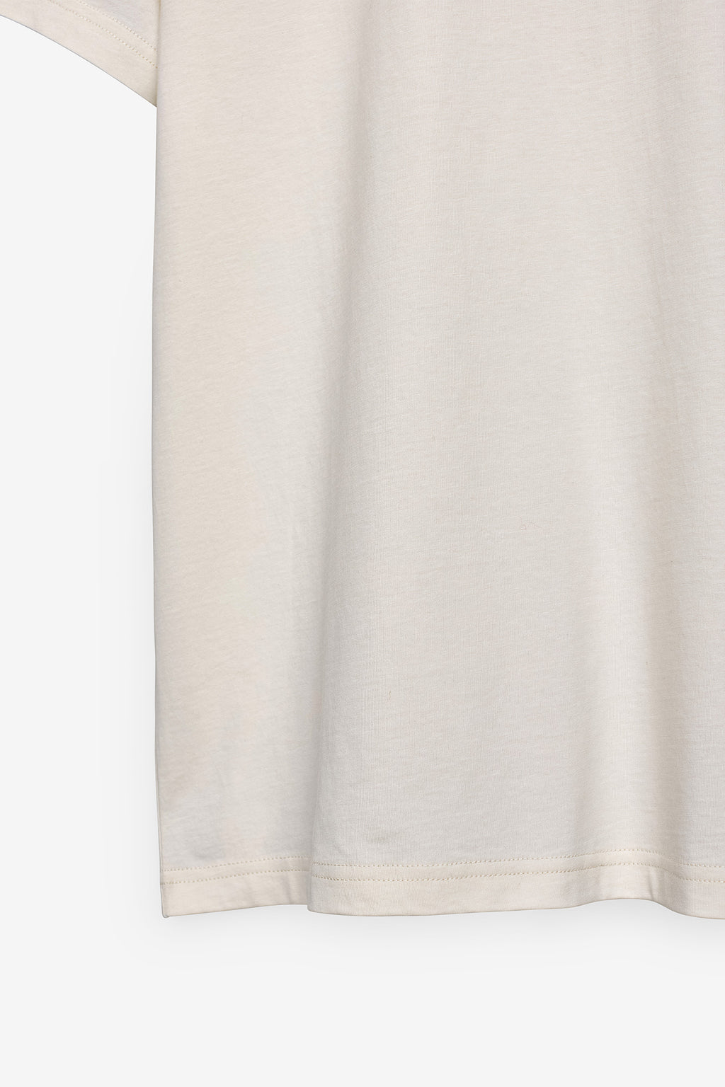 T-SHIRT COM BORDADO QMR